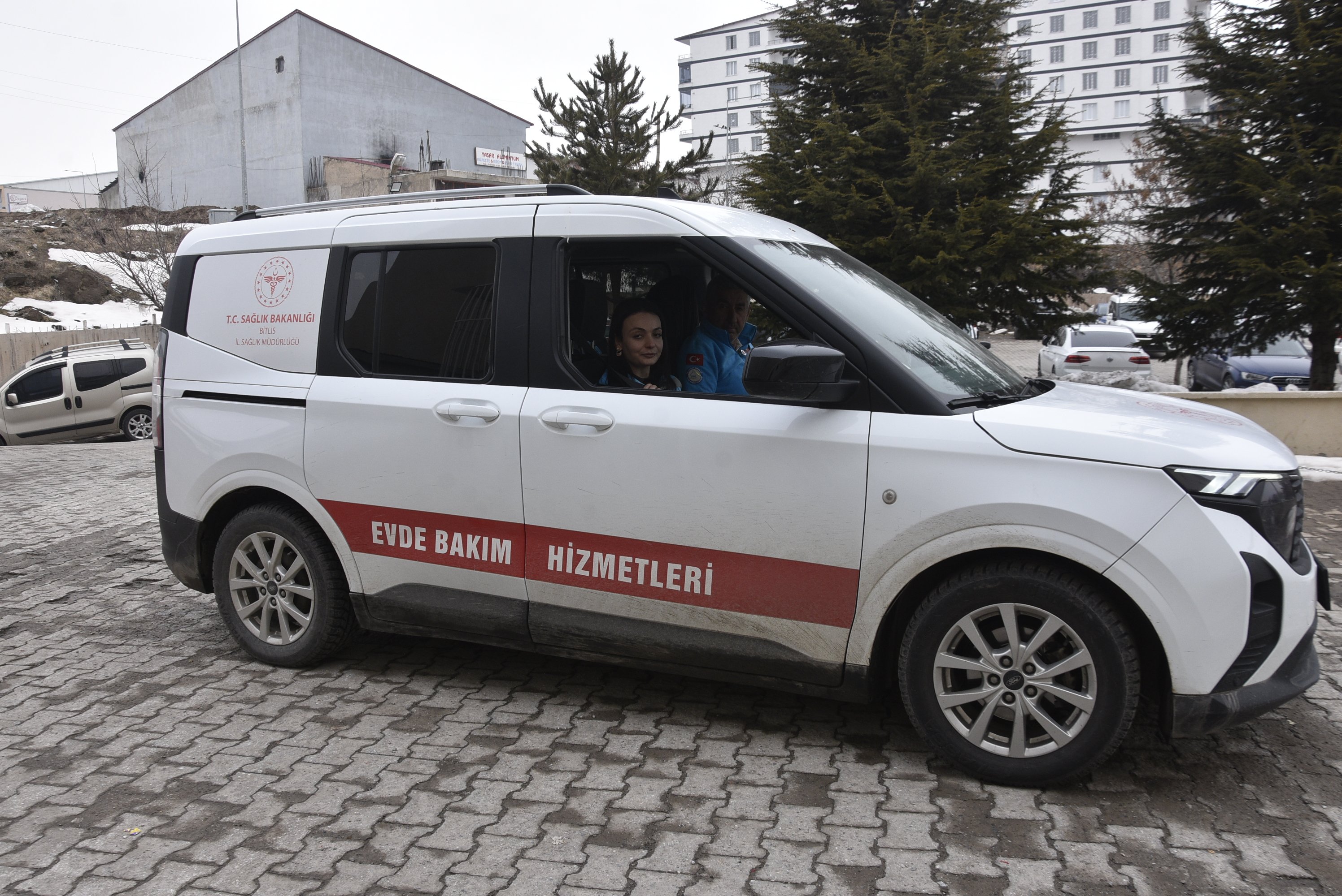 Aile ve Sosyal Hizmetler Bakanlığı sağlık ekibi Bitlis