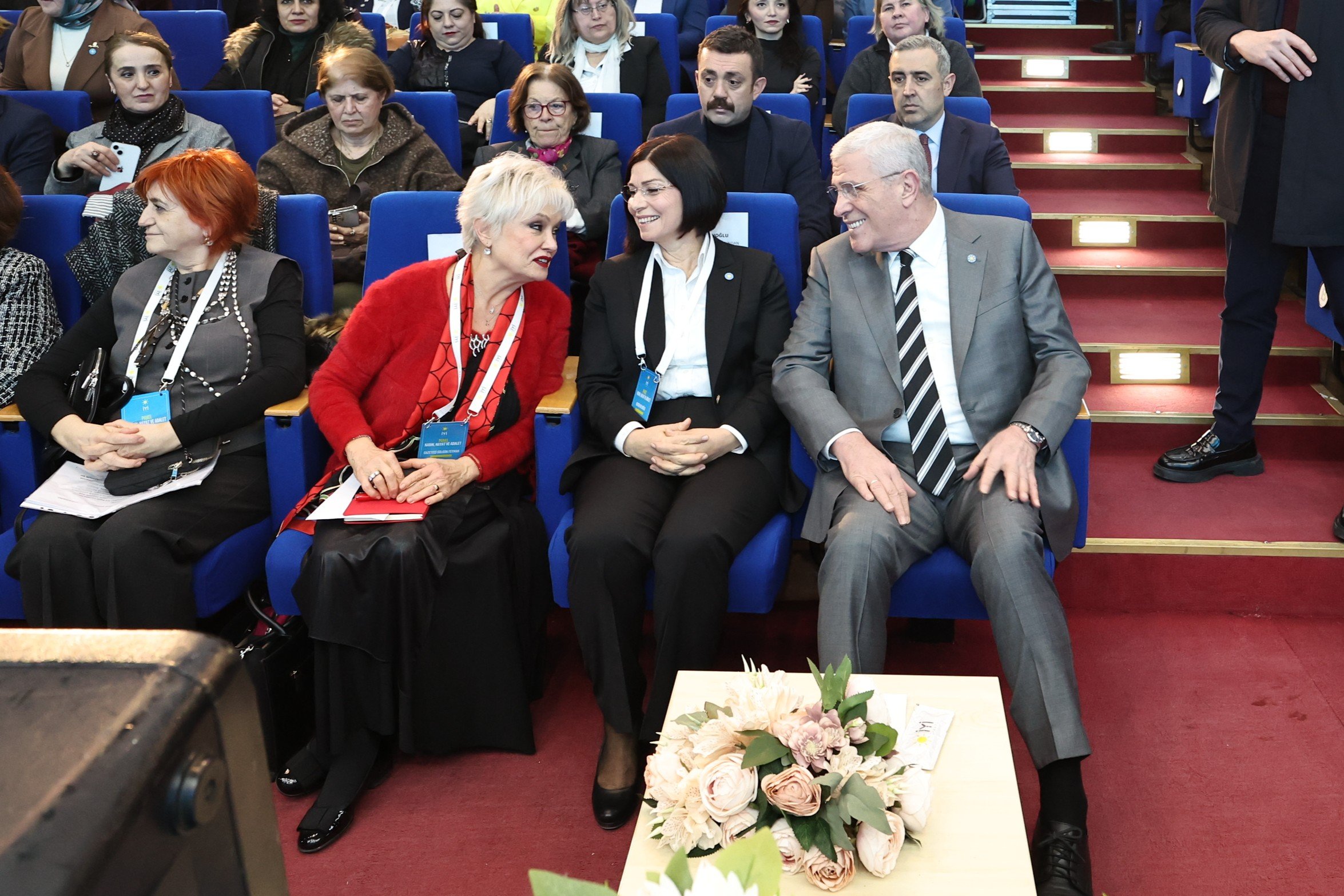 Müsavat Dervişoğlu Kadın Paneli