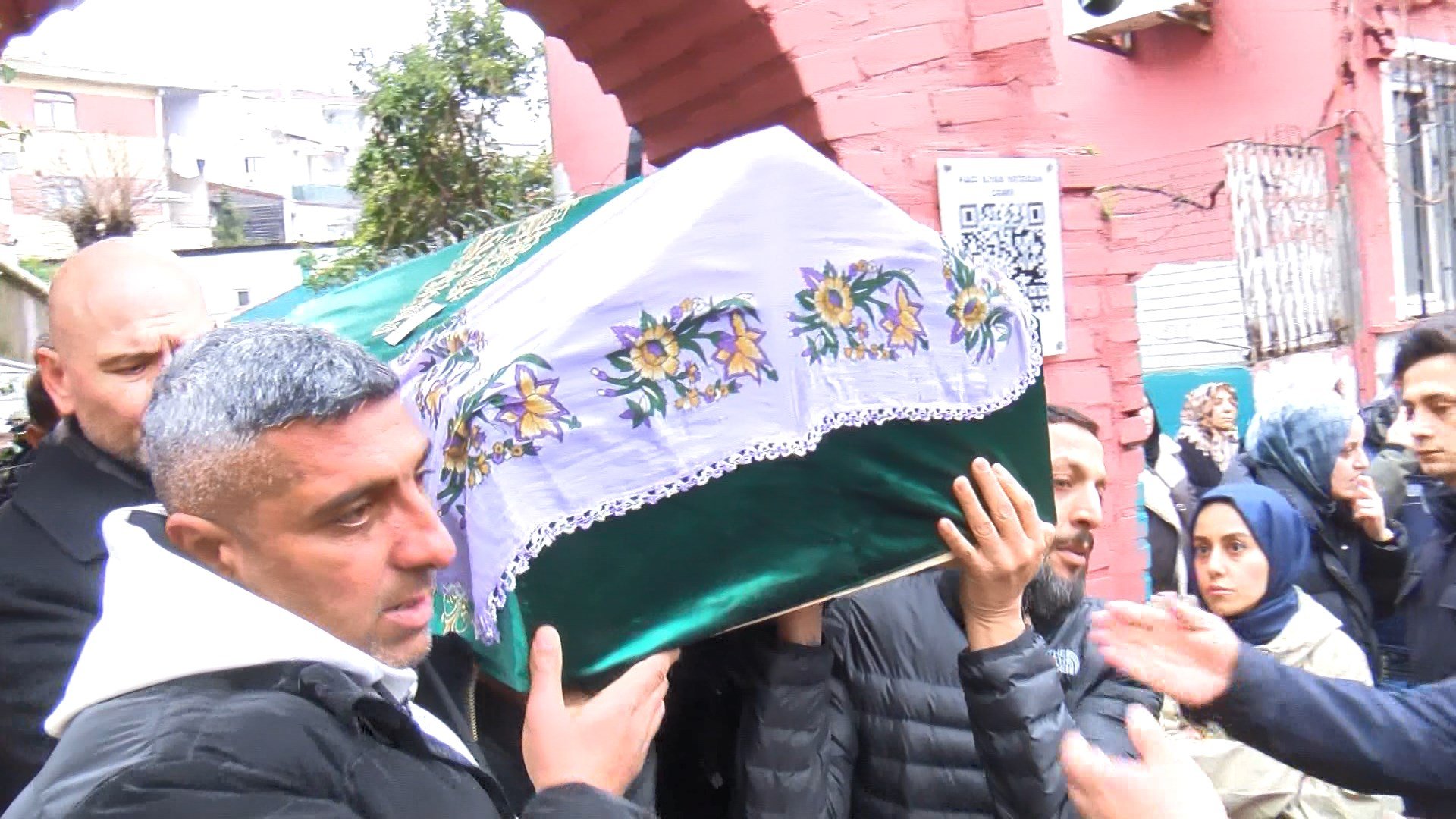 Semra Urunca cenazesi Hacı İlyas Yatağan Camii