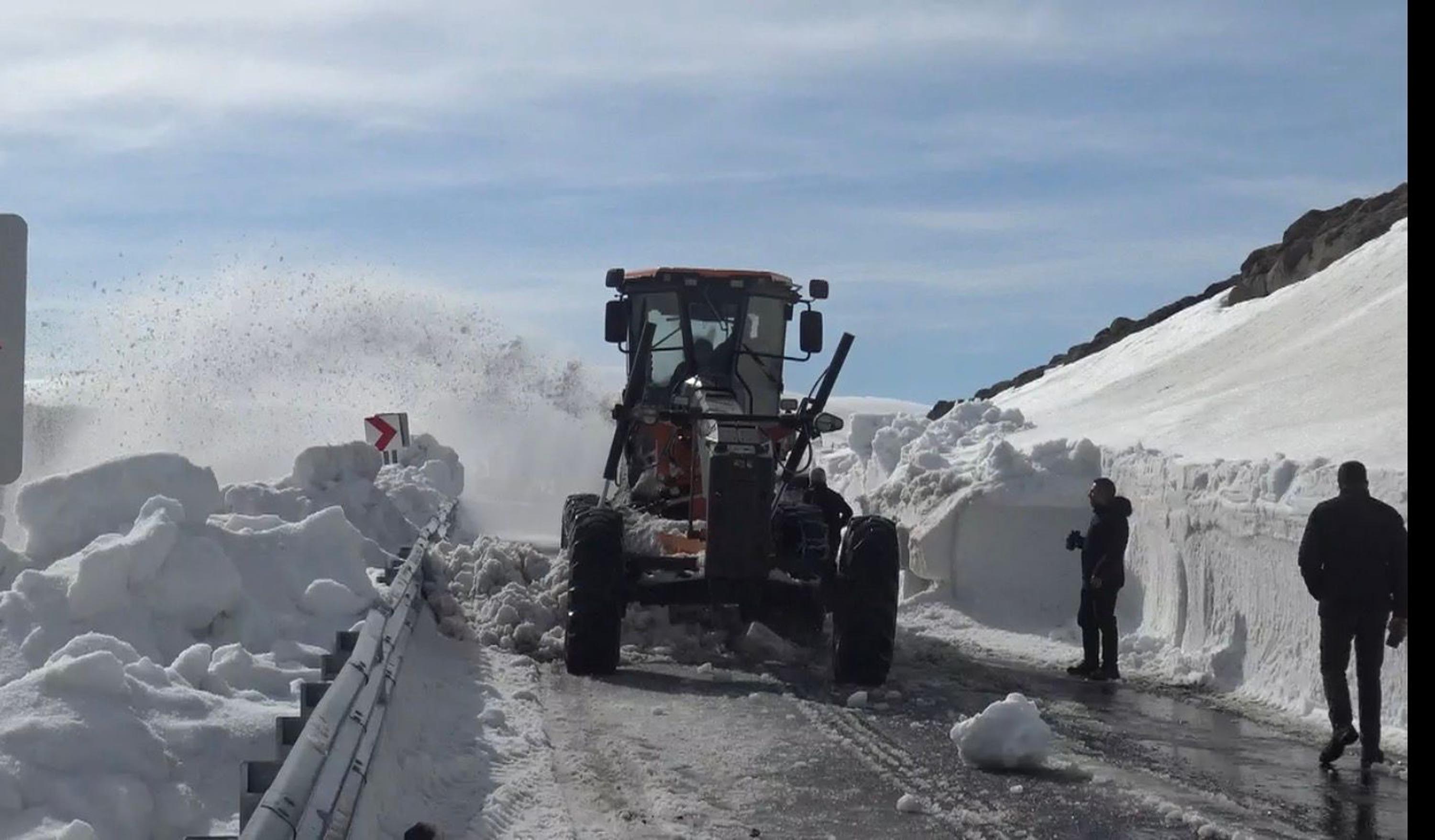 Bülbülan Geçidi kar mücadelesi