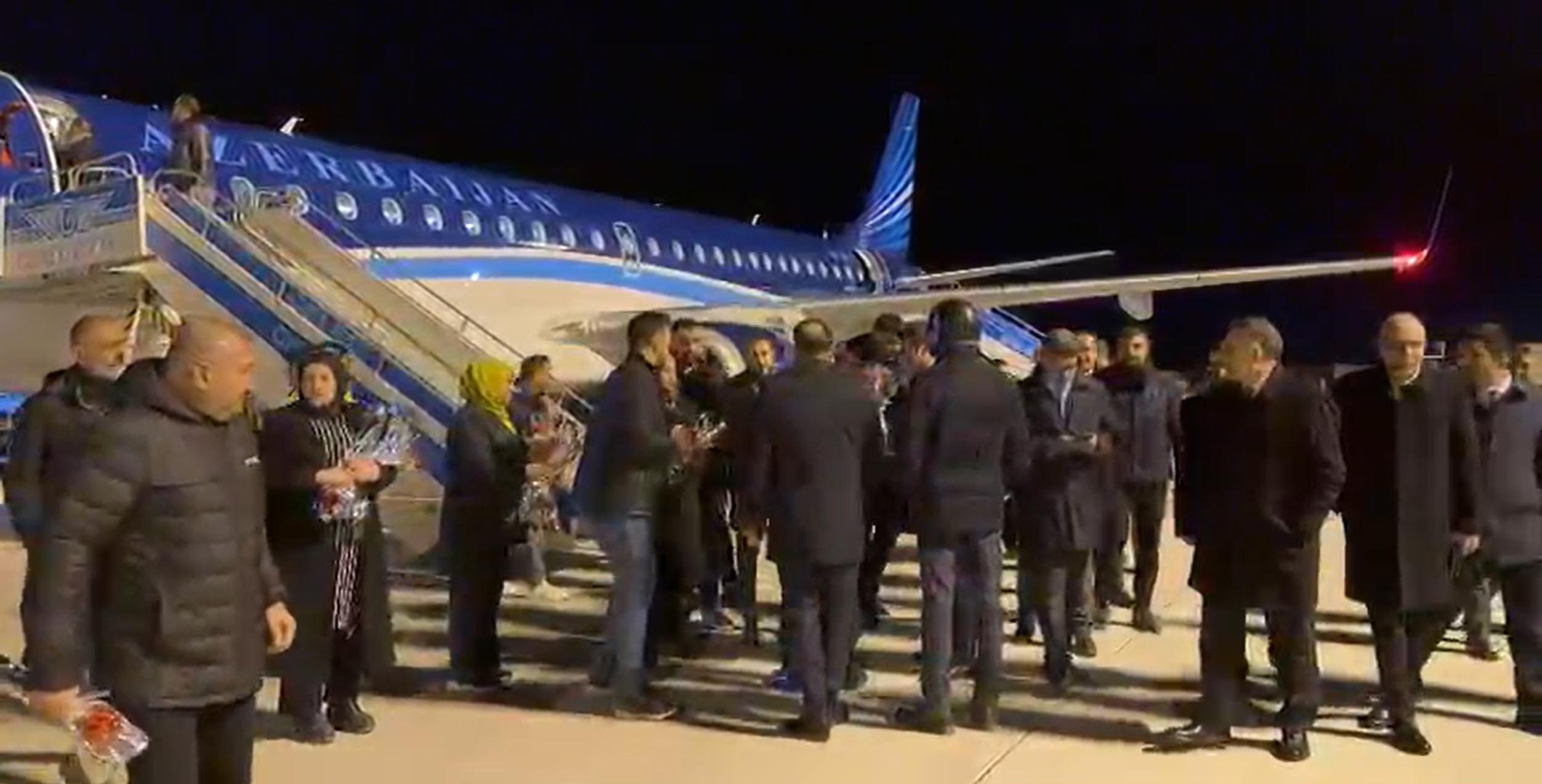 AK Partili Cantürk Alagöz açıklama yapıyor