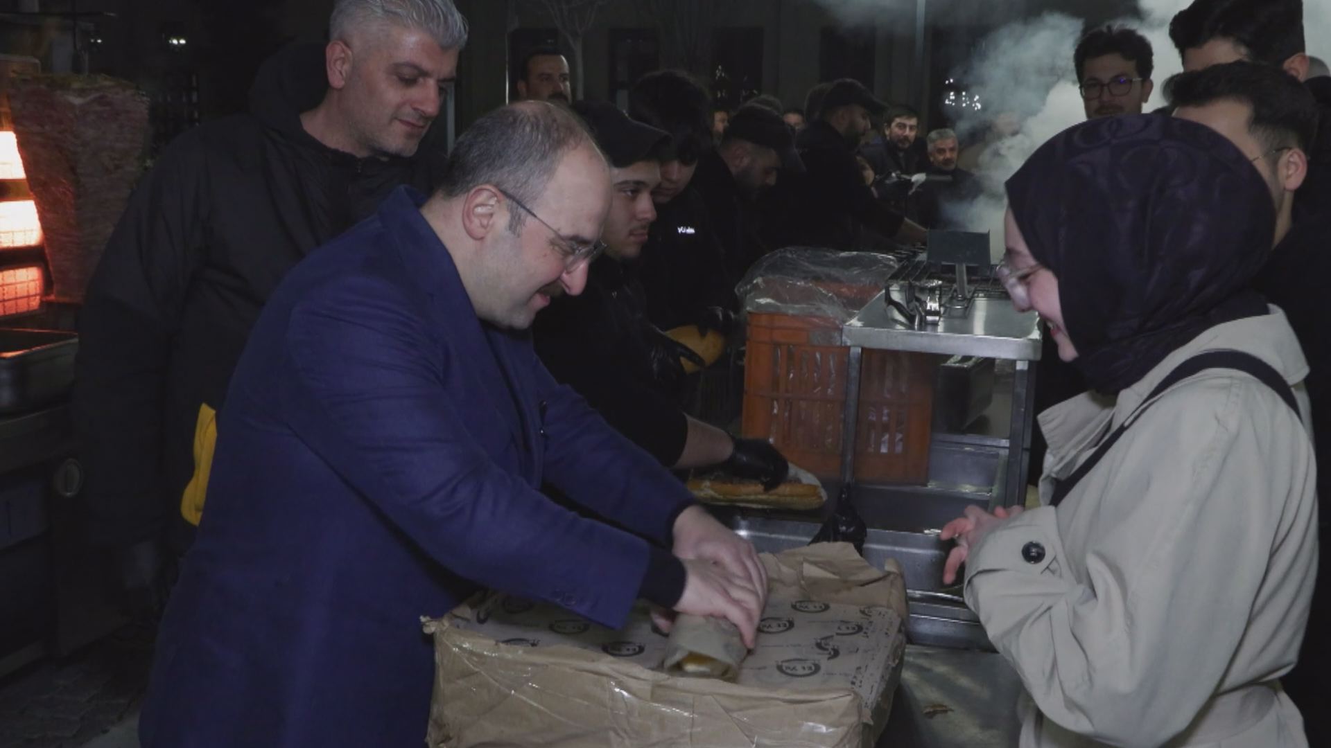 Sahur programında vatandaşlar