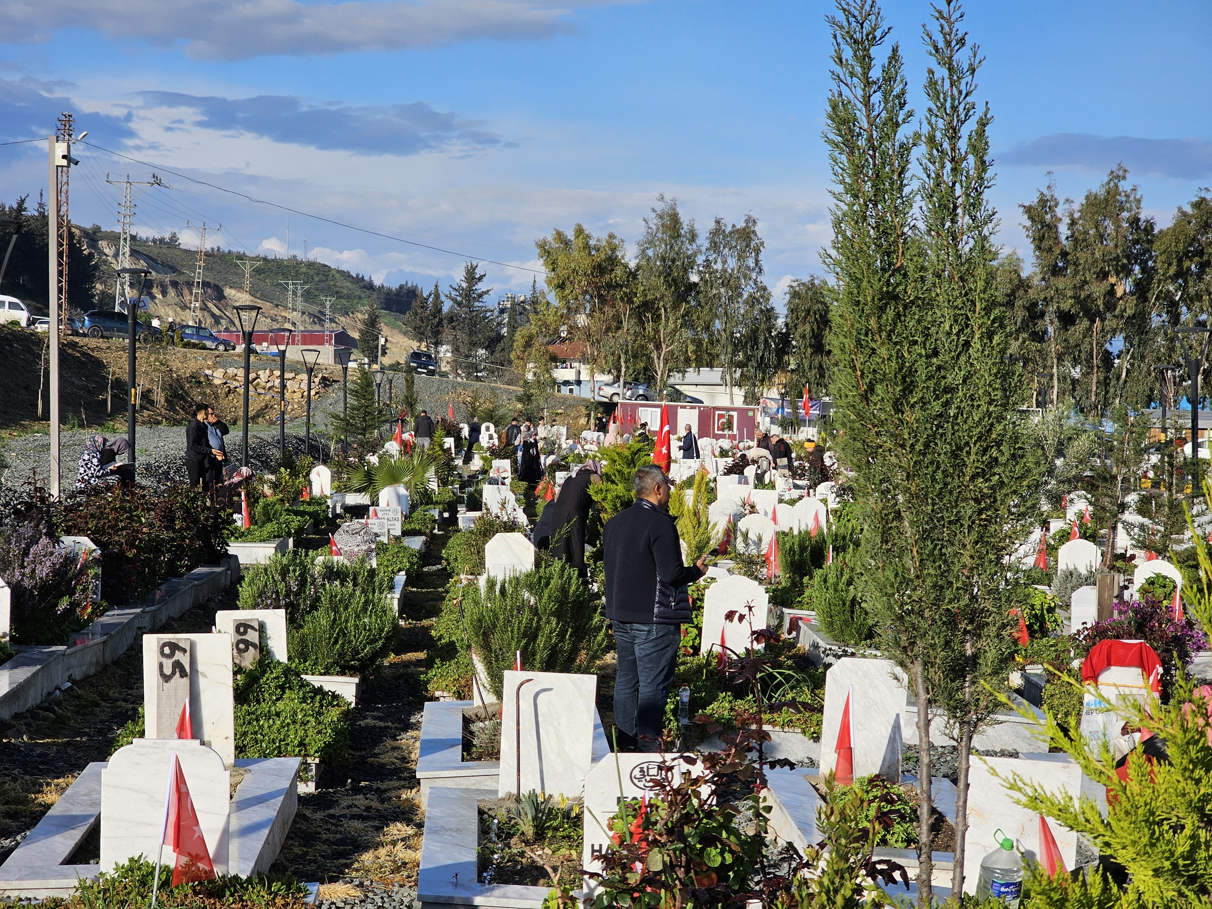 Hatay Deprem Şehitliği bayram ziyareti