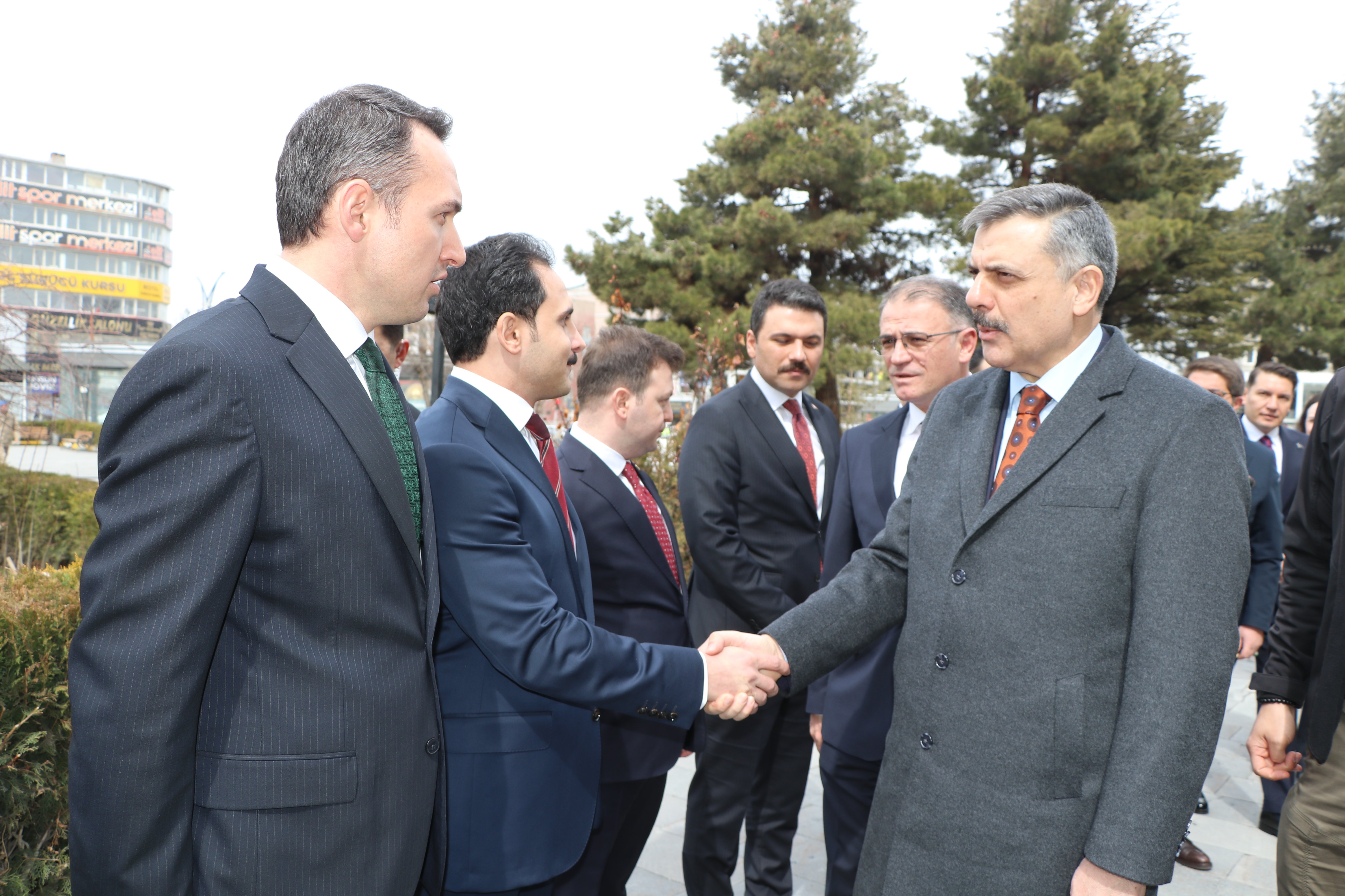 Bakan Çiftçi Van protokolü ile