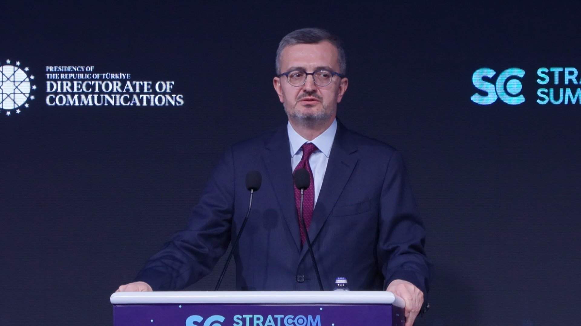 Burhanettin Duran Konuşma Yapıyor