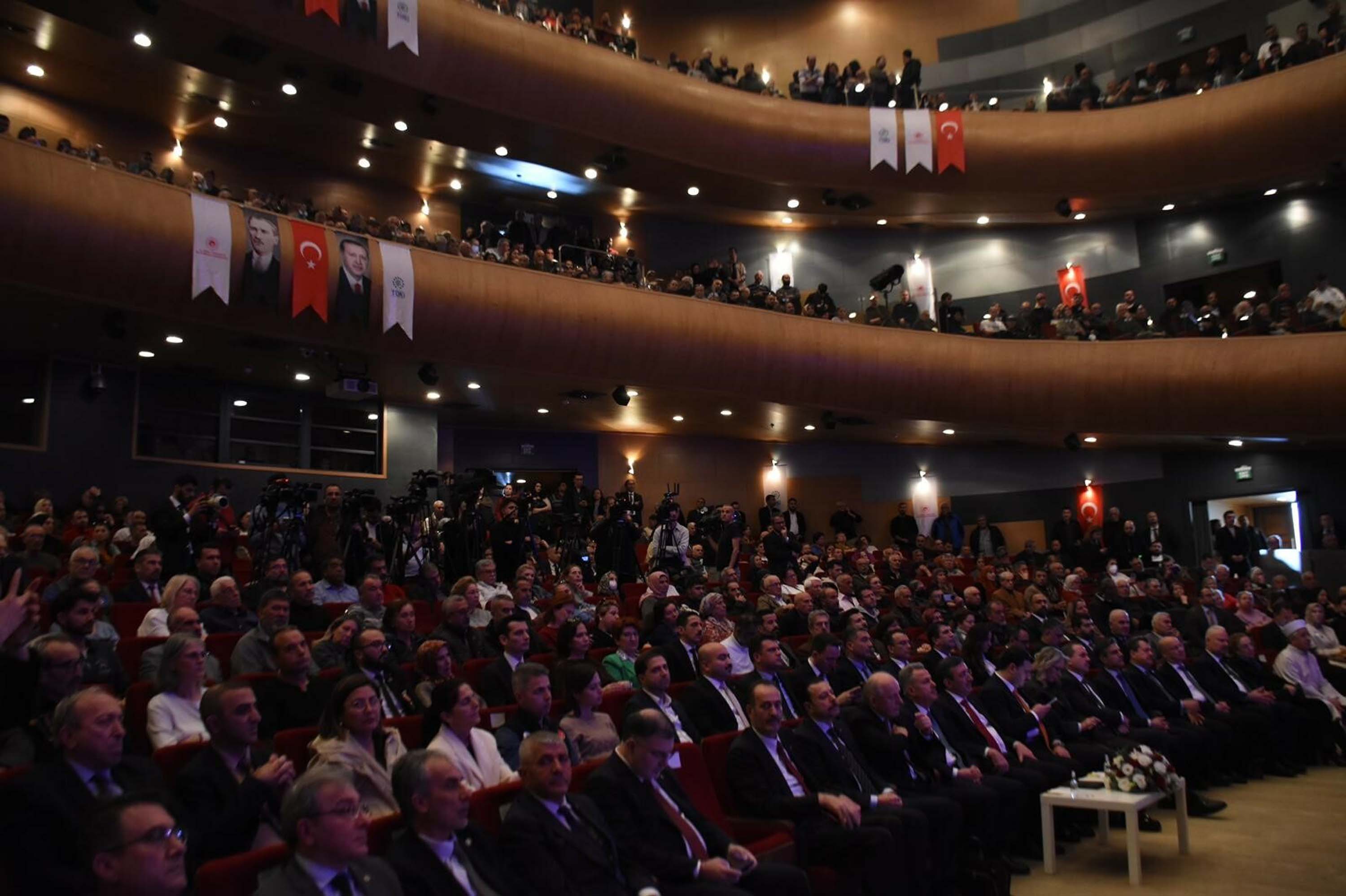 Hasan Suver Konuşma Yapıyor