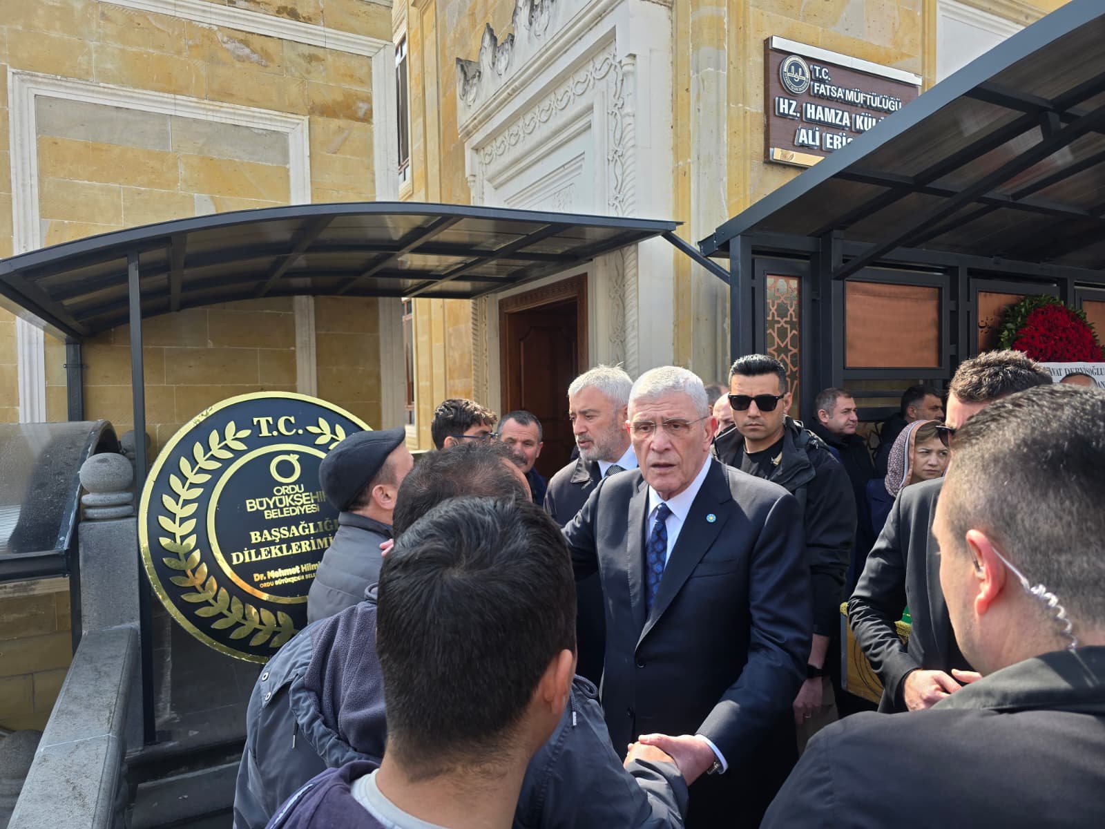 Müsavat Dervişoğlu açıklama yapıyor