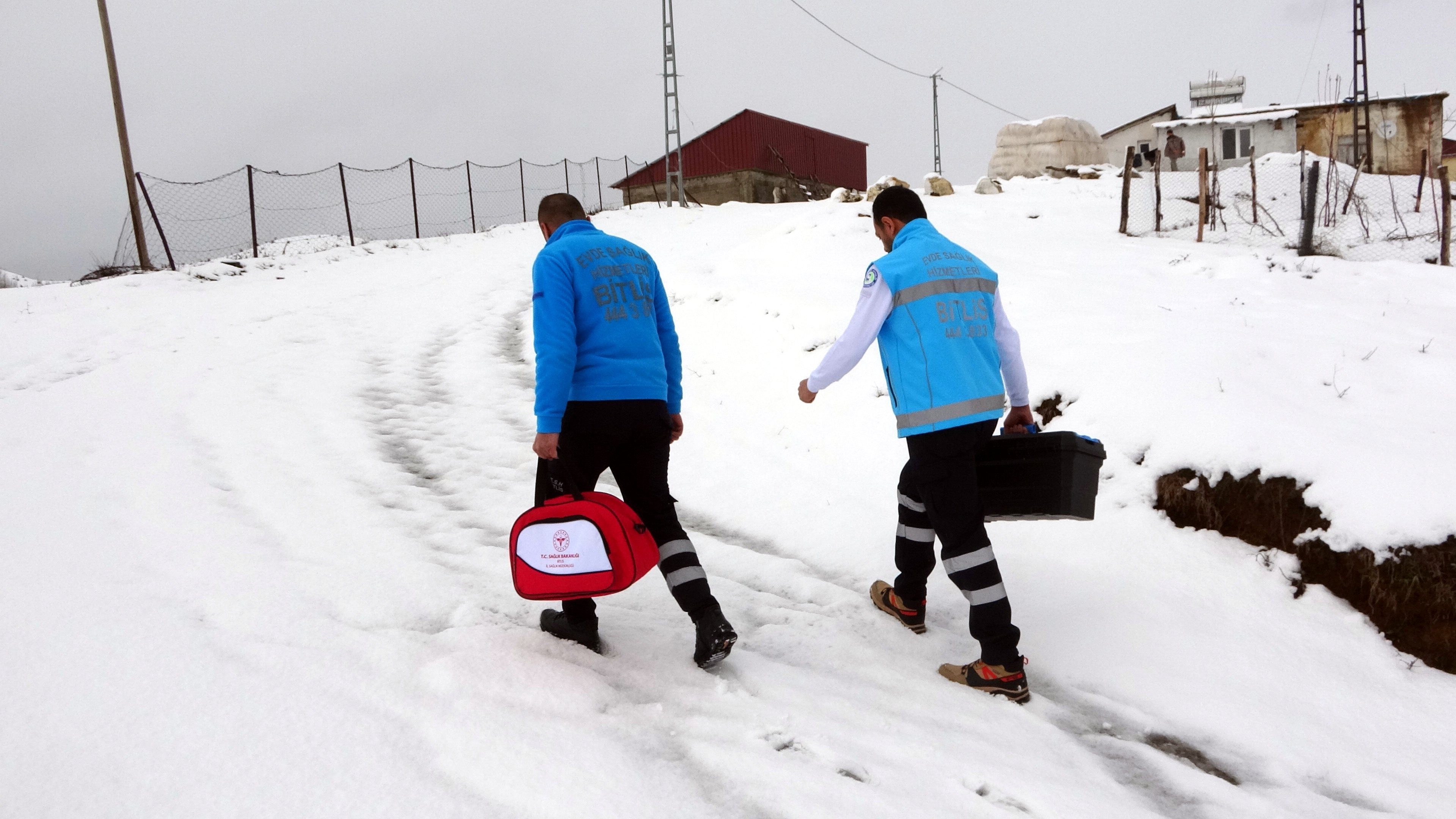 Sağlık Ekipleri Hasta Ziyareti