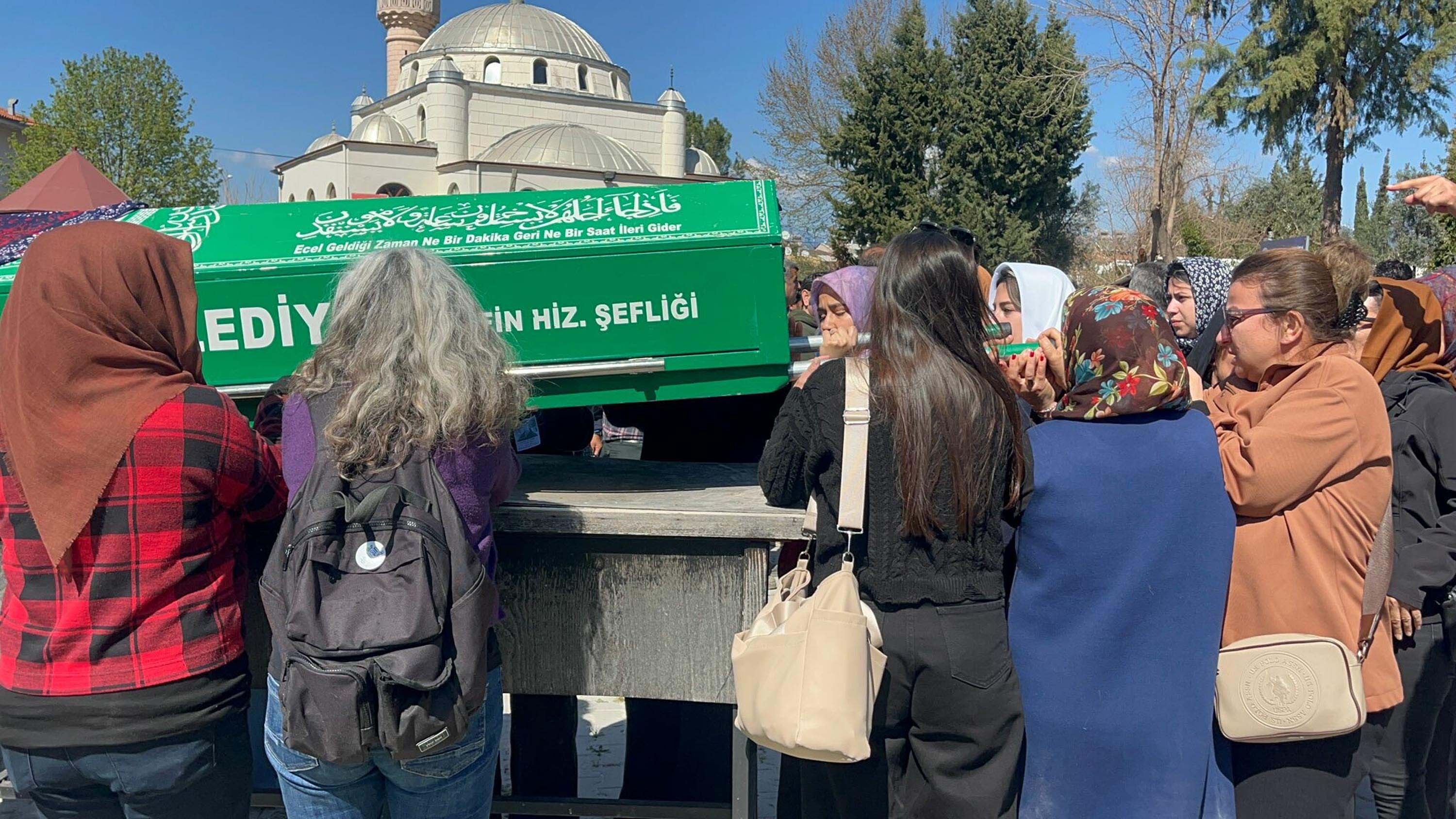 Cenaze törenine katılım