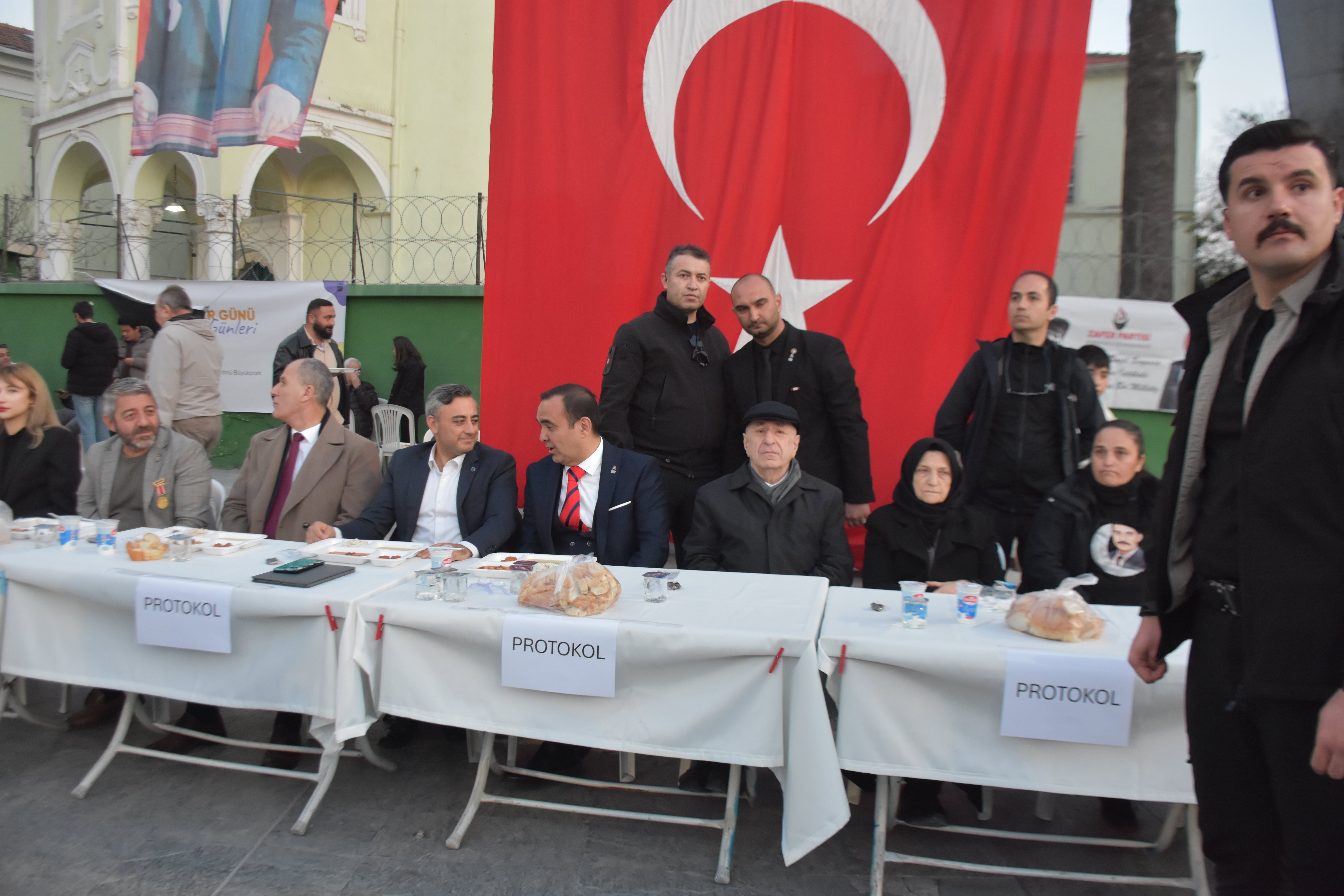 Ümit Özdağ Bornova Belediyesi