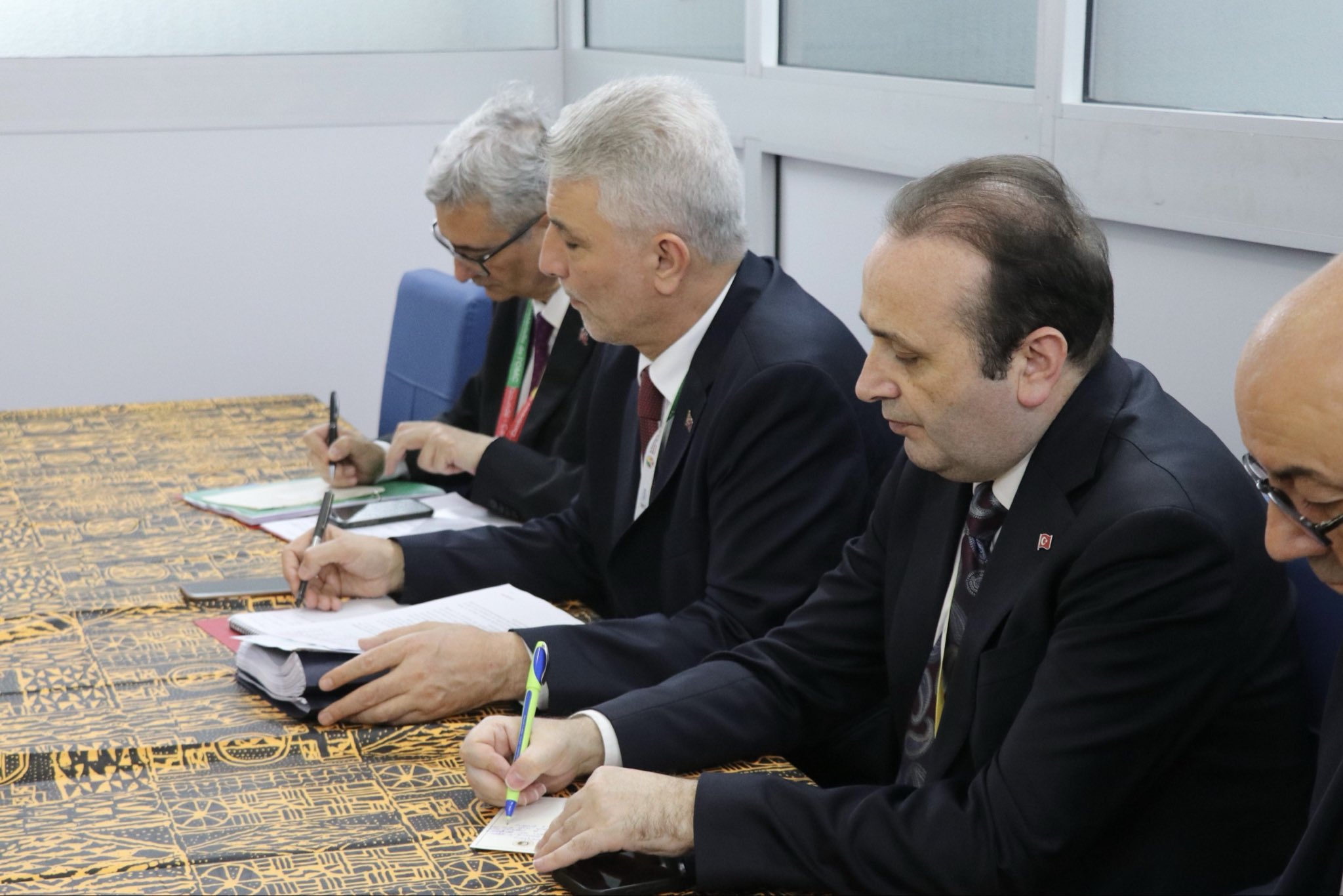 Ticaret Bakanı Ömer Bolat Koreli Mevkidaşı ile Görüşüyor