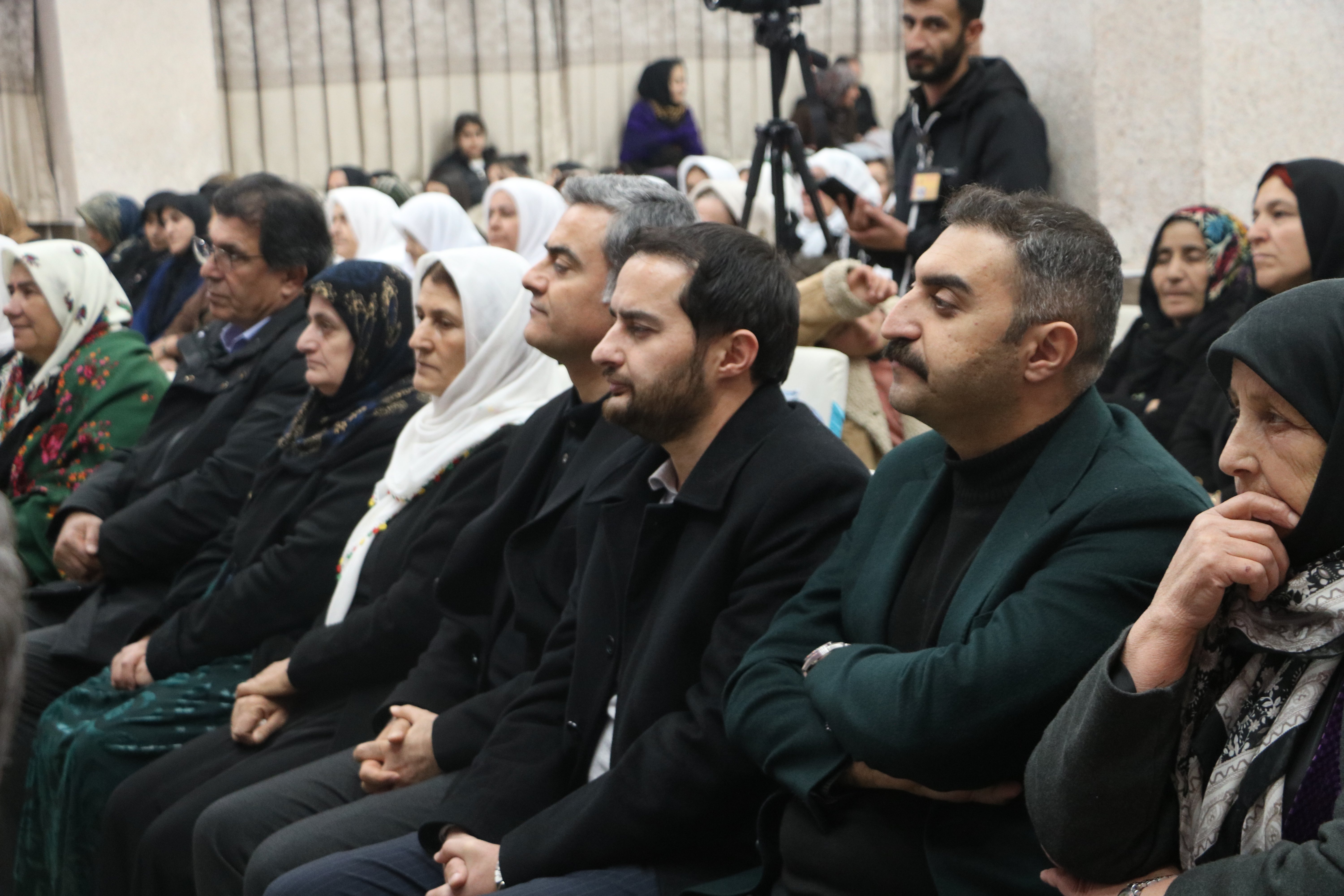 DEM Parti Liderliği ve Katılımcılar