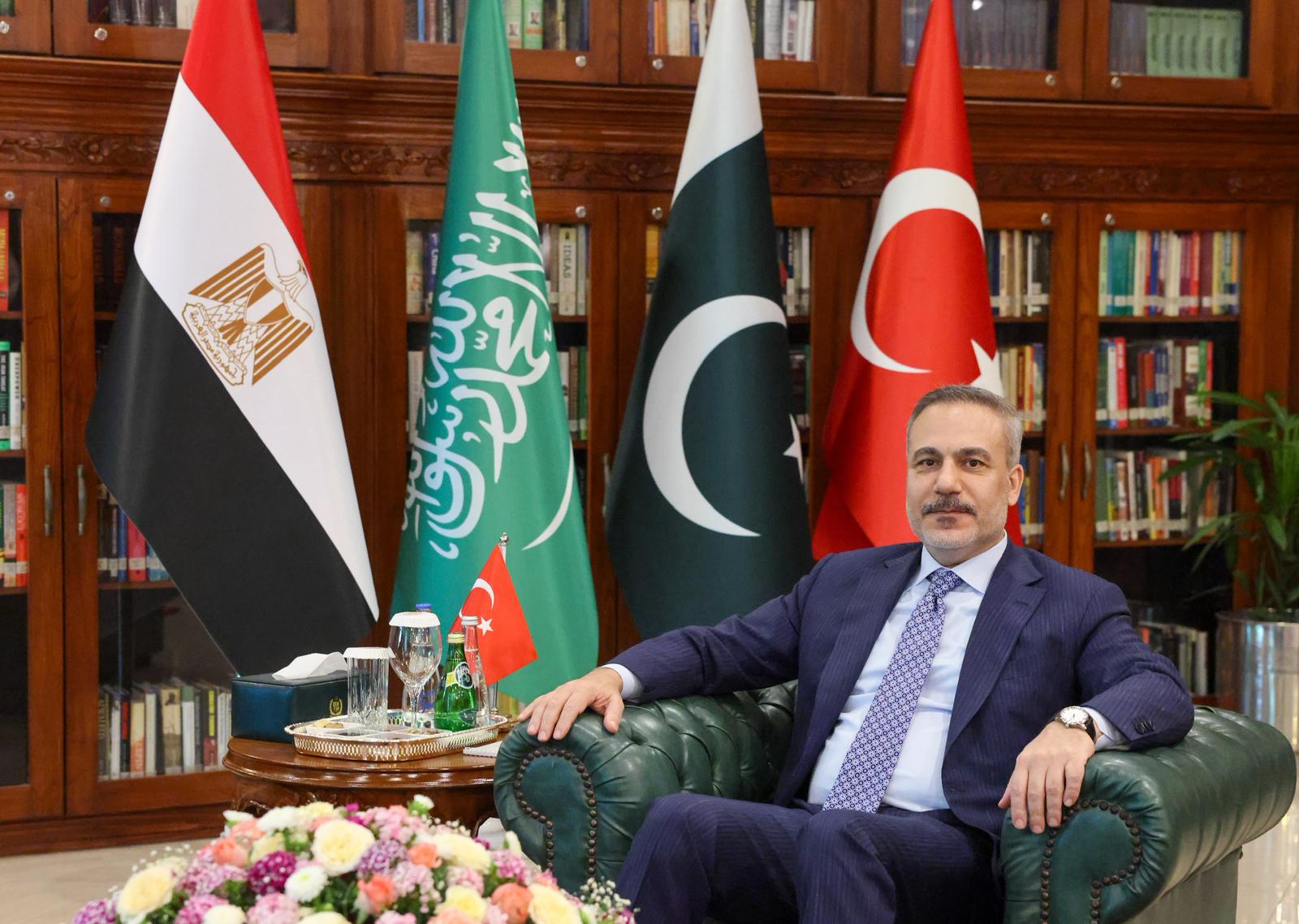 Hakan Fidan İslamabad Zirvesi