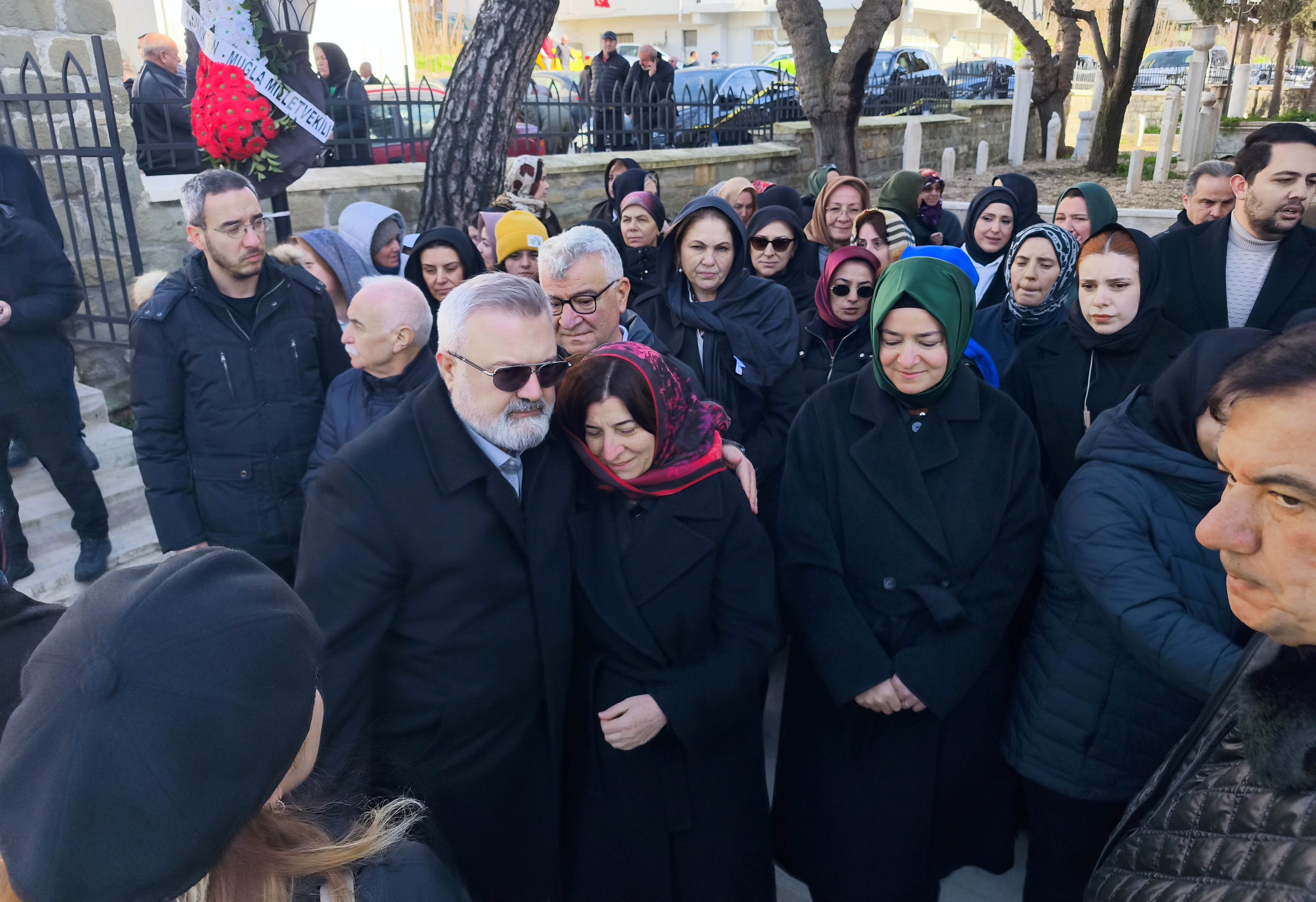 Fatma Aksal babası Mustafa Aksal cenazesi