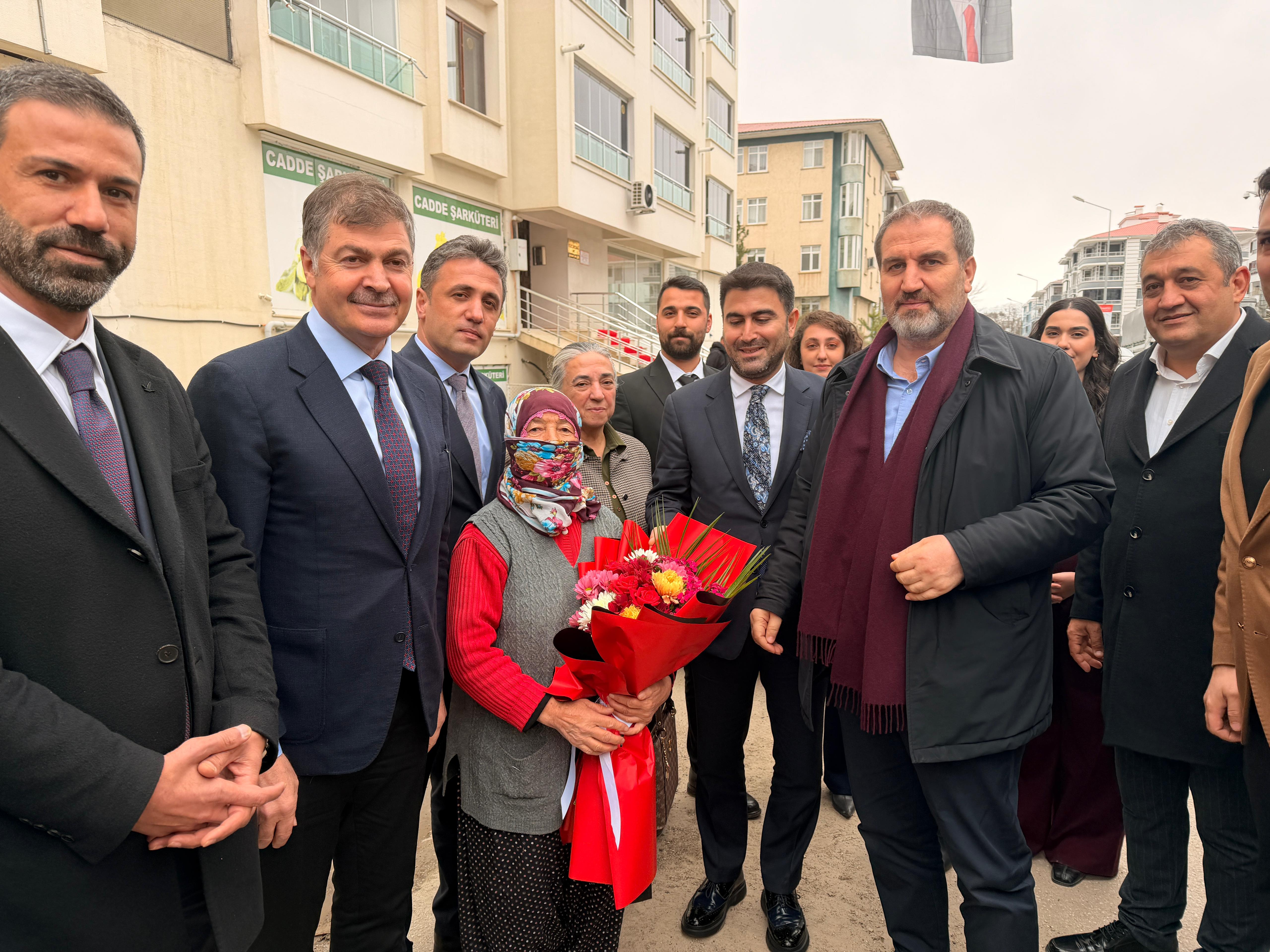 Mustafa Şen basın toplantısında