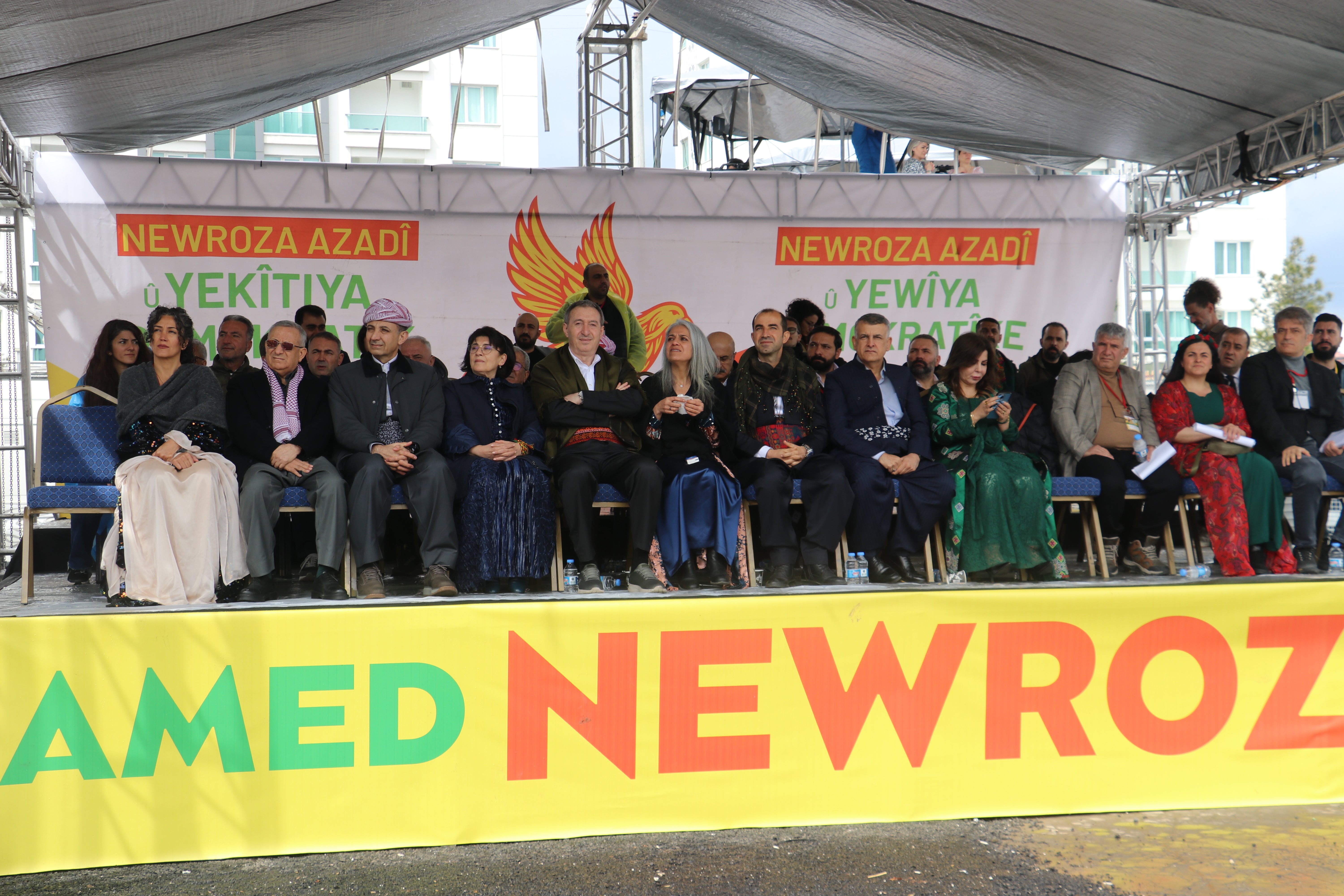 Diyarbakır Nevruz kutlamaları kalabalık