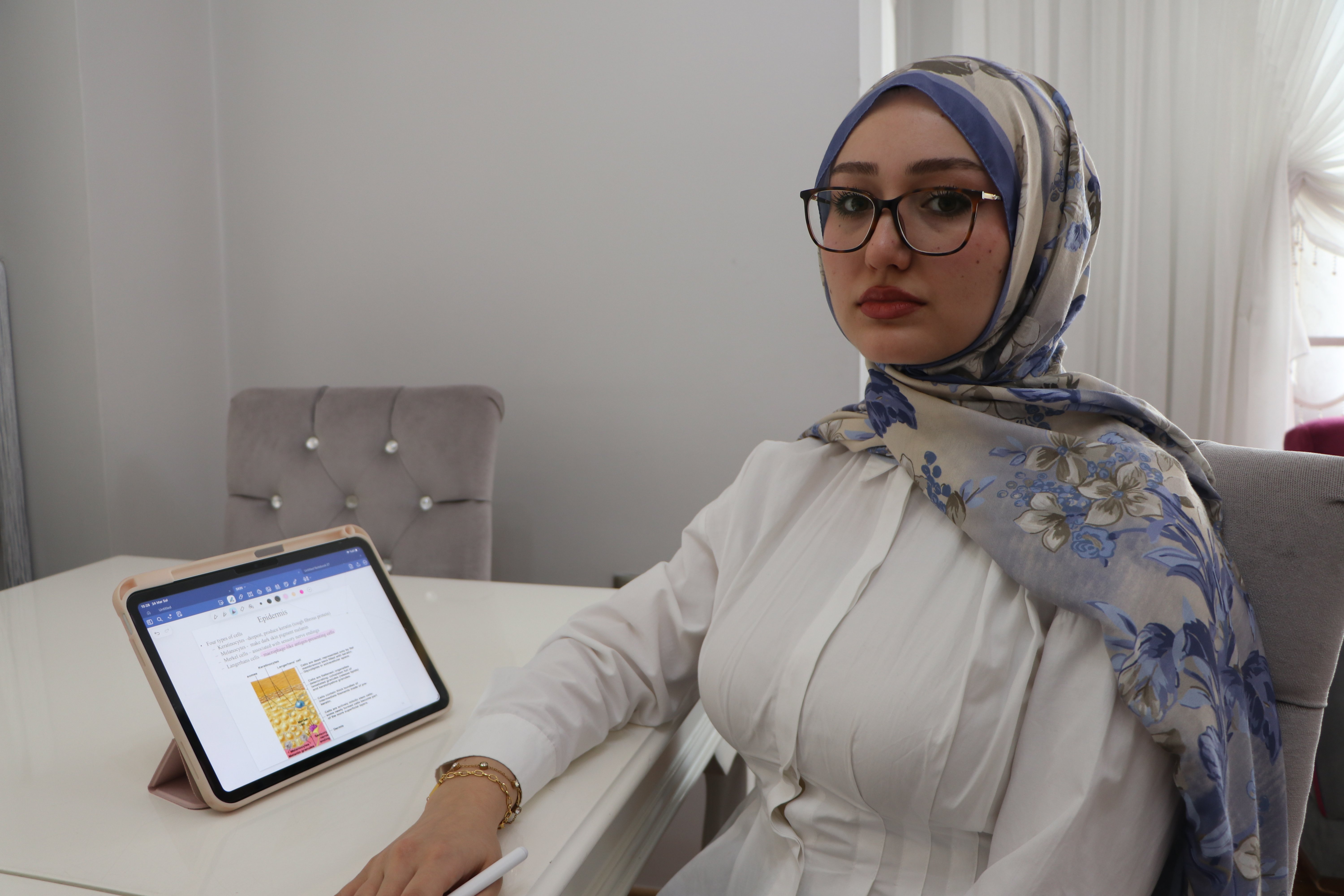 Berfin Yiğit İran Tahran Üniversitesi Tıp Öğrencisi