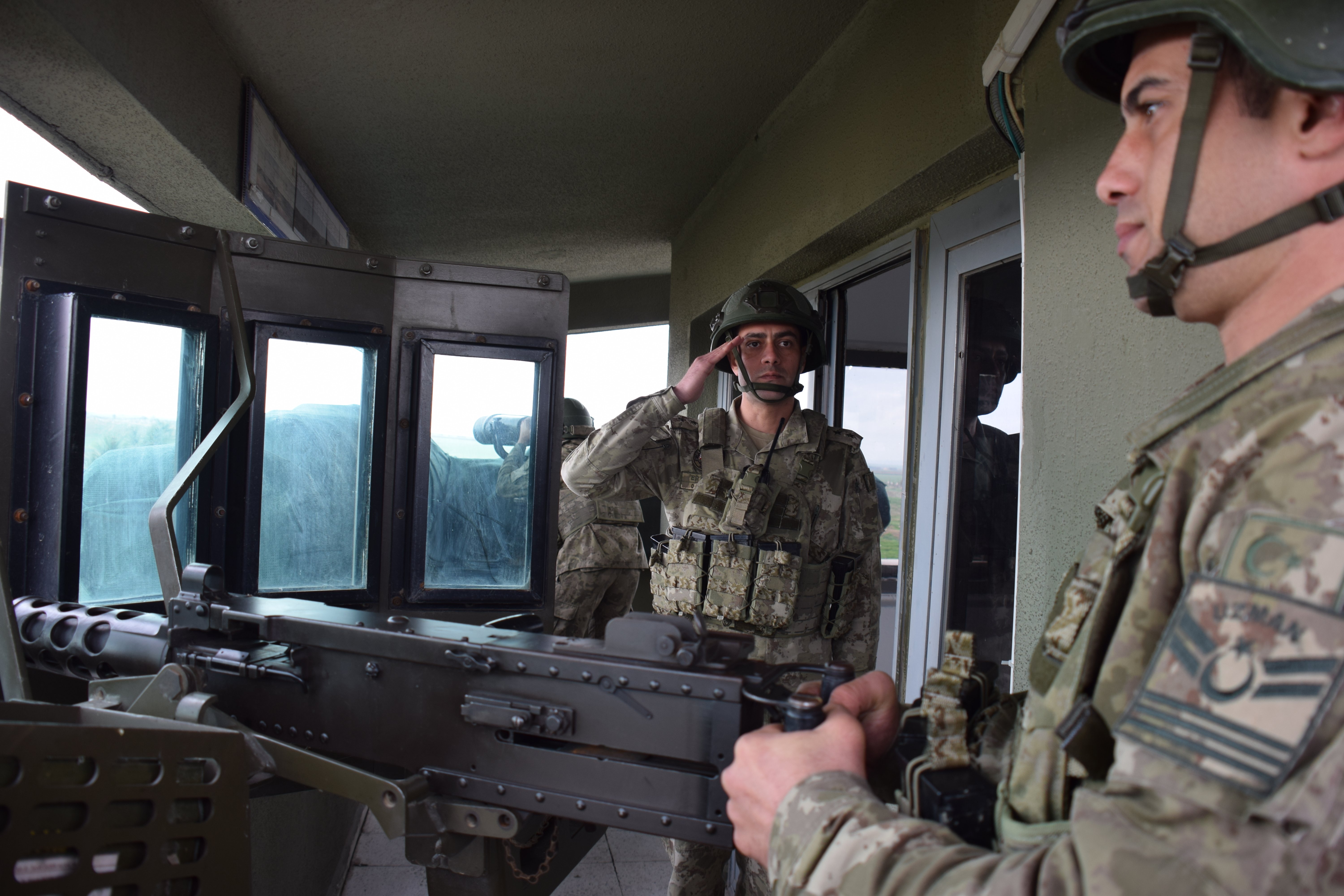 Mehmetçik bayramlaşıyor