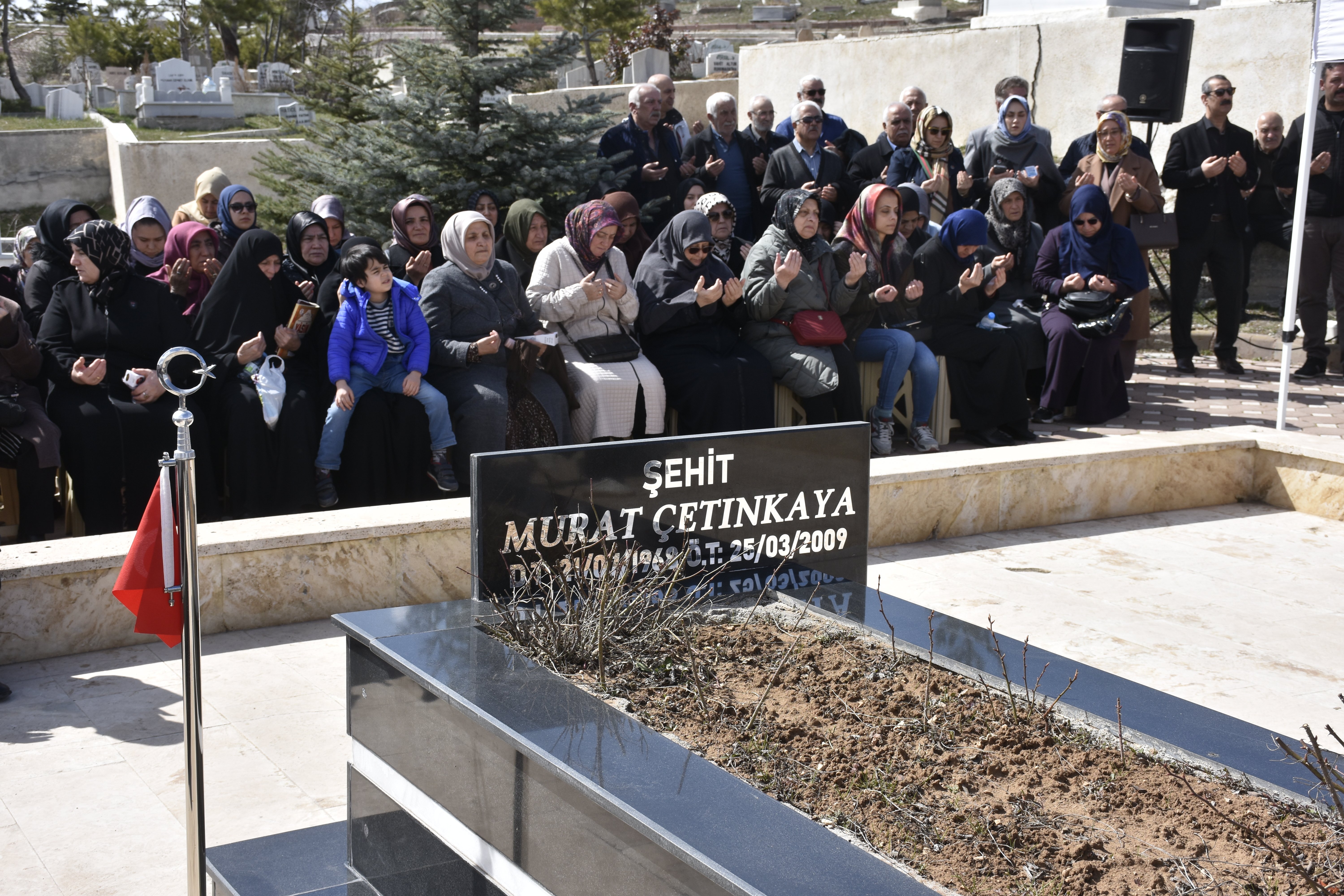 Ahmet Üstündağ konuşma yapıyor