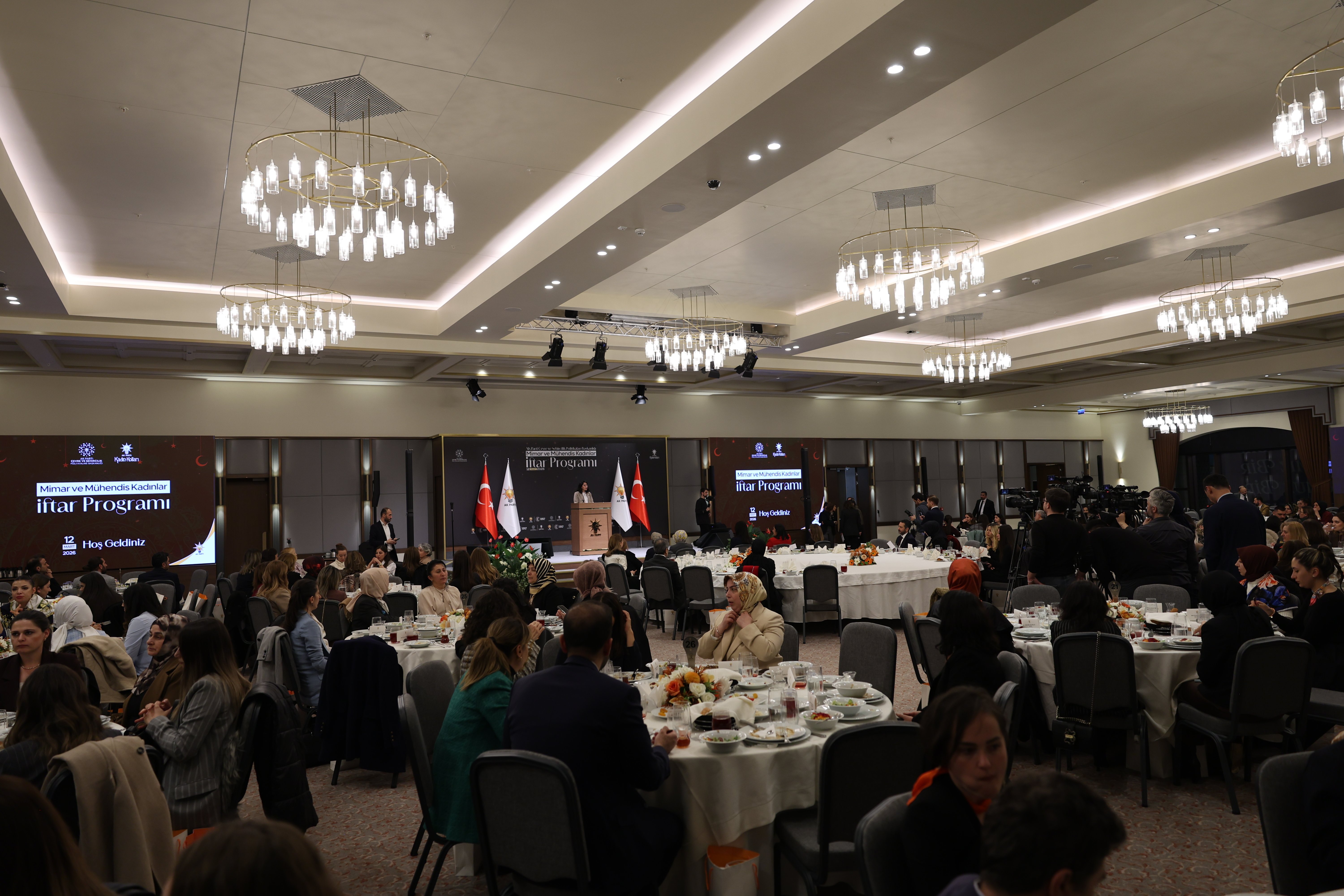 Sevilay Tuncer AK Parti iftar programında konuşuyor