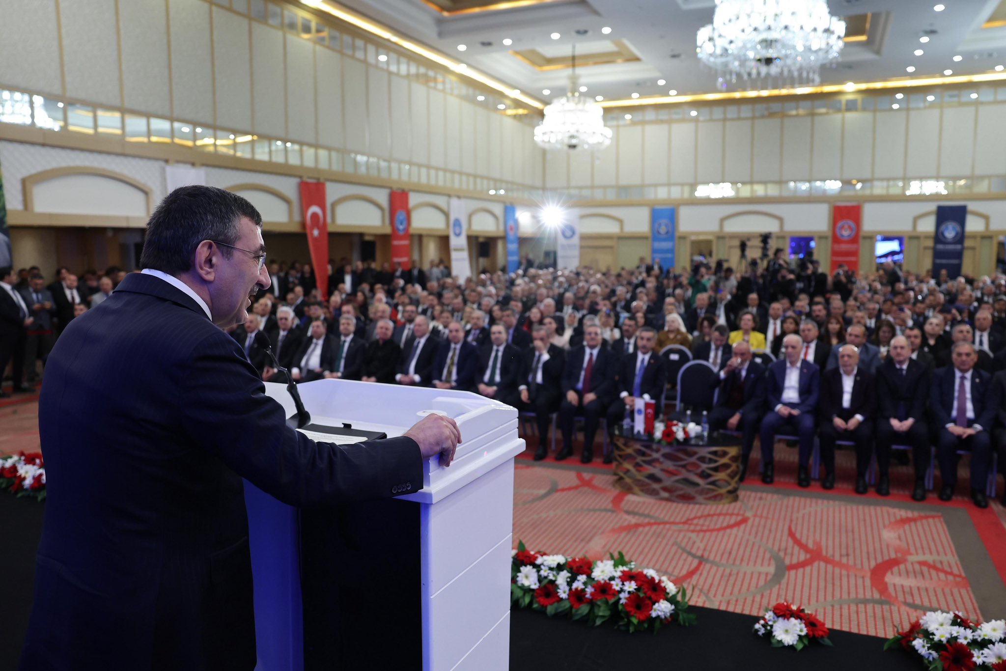 Cumhurbaşkanı Yardımcısı Cevdet Yılmaz ve Kamu-Sen Liderleri