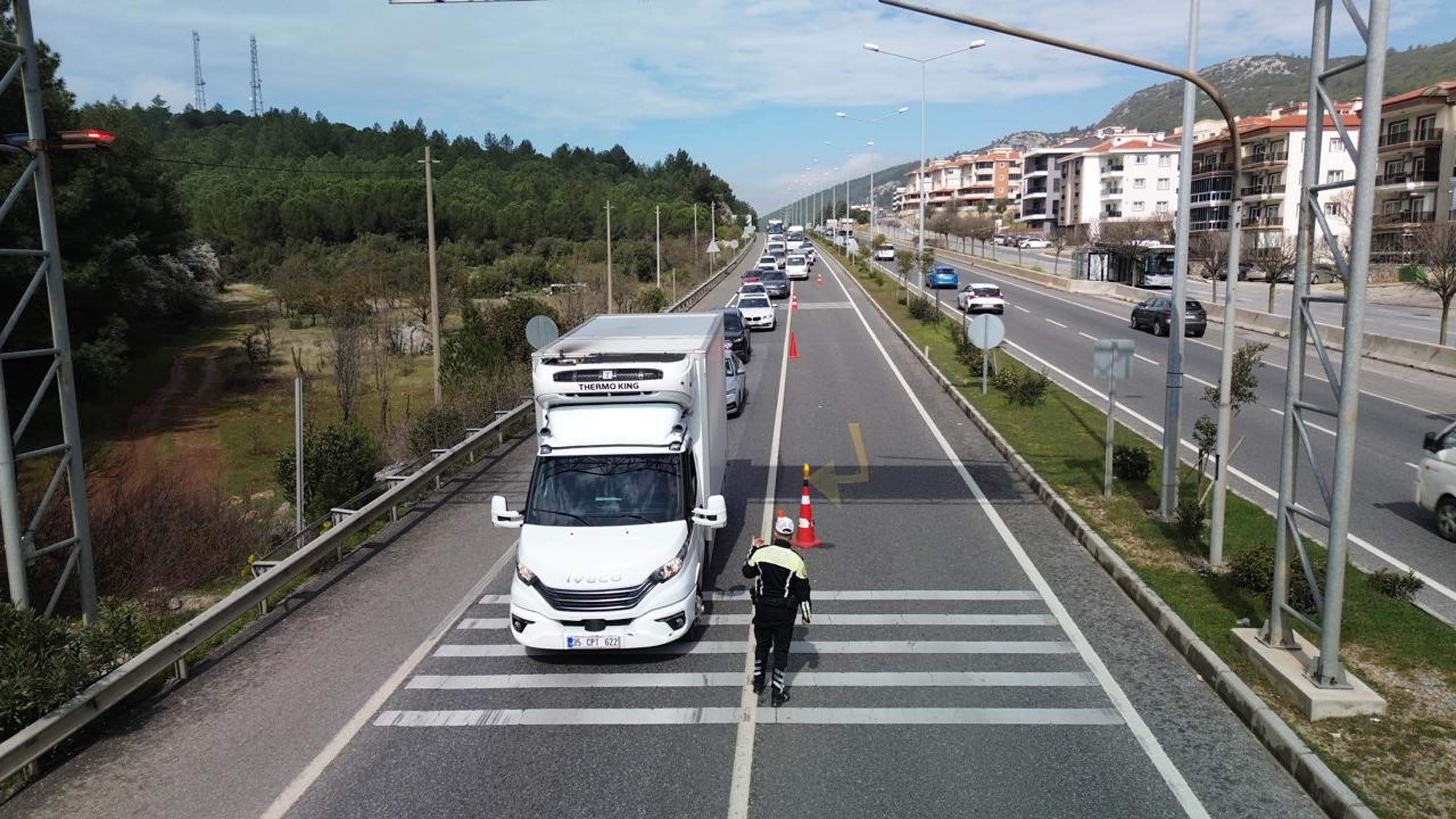 Muğla trafik yoğunluğu araç kuyruğu