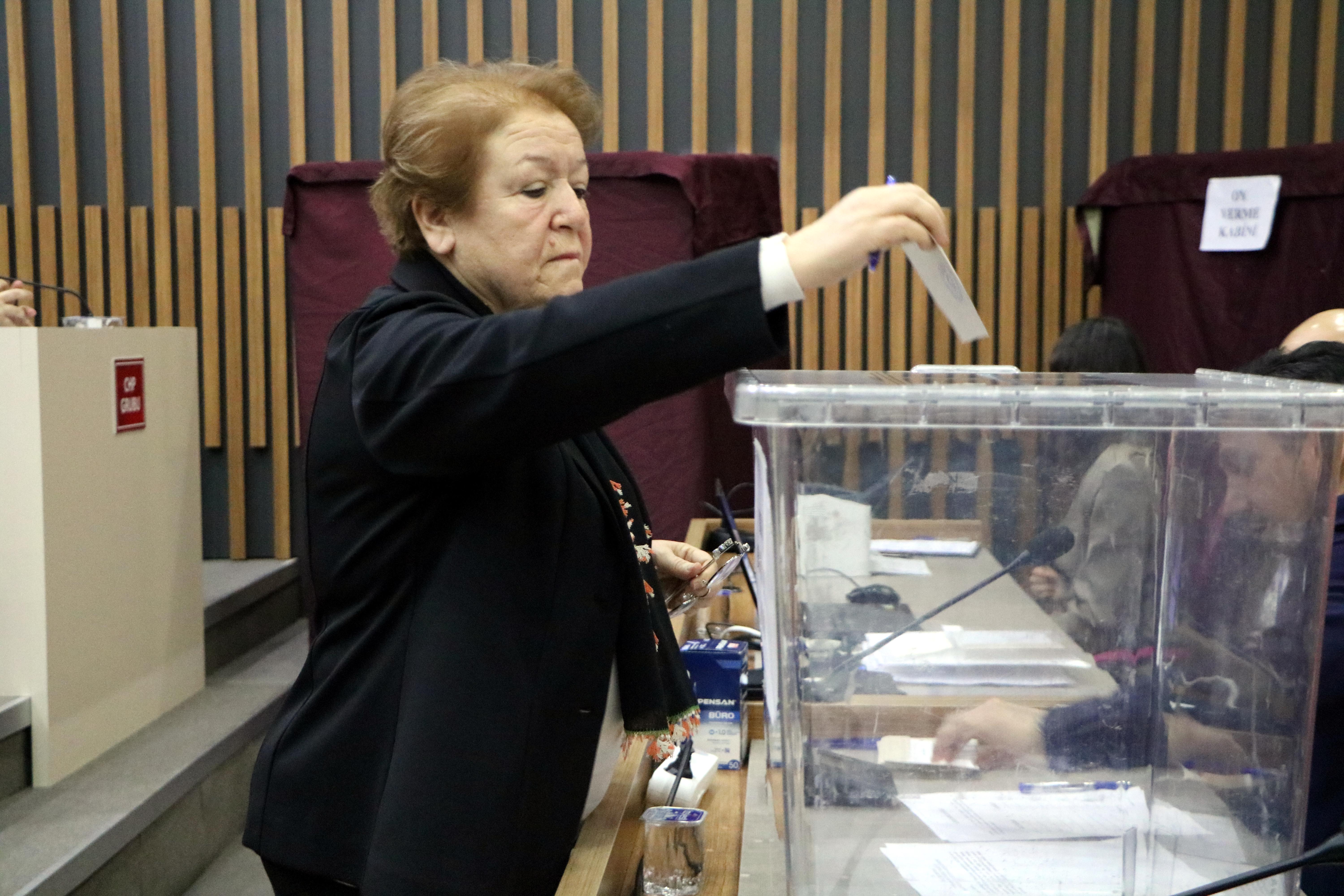 Mehmet Tuna Özcan Açıklama Yapıyor