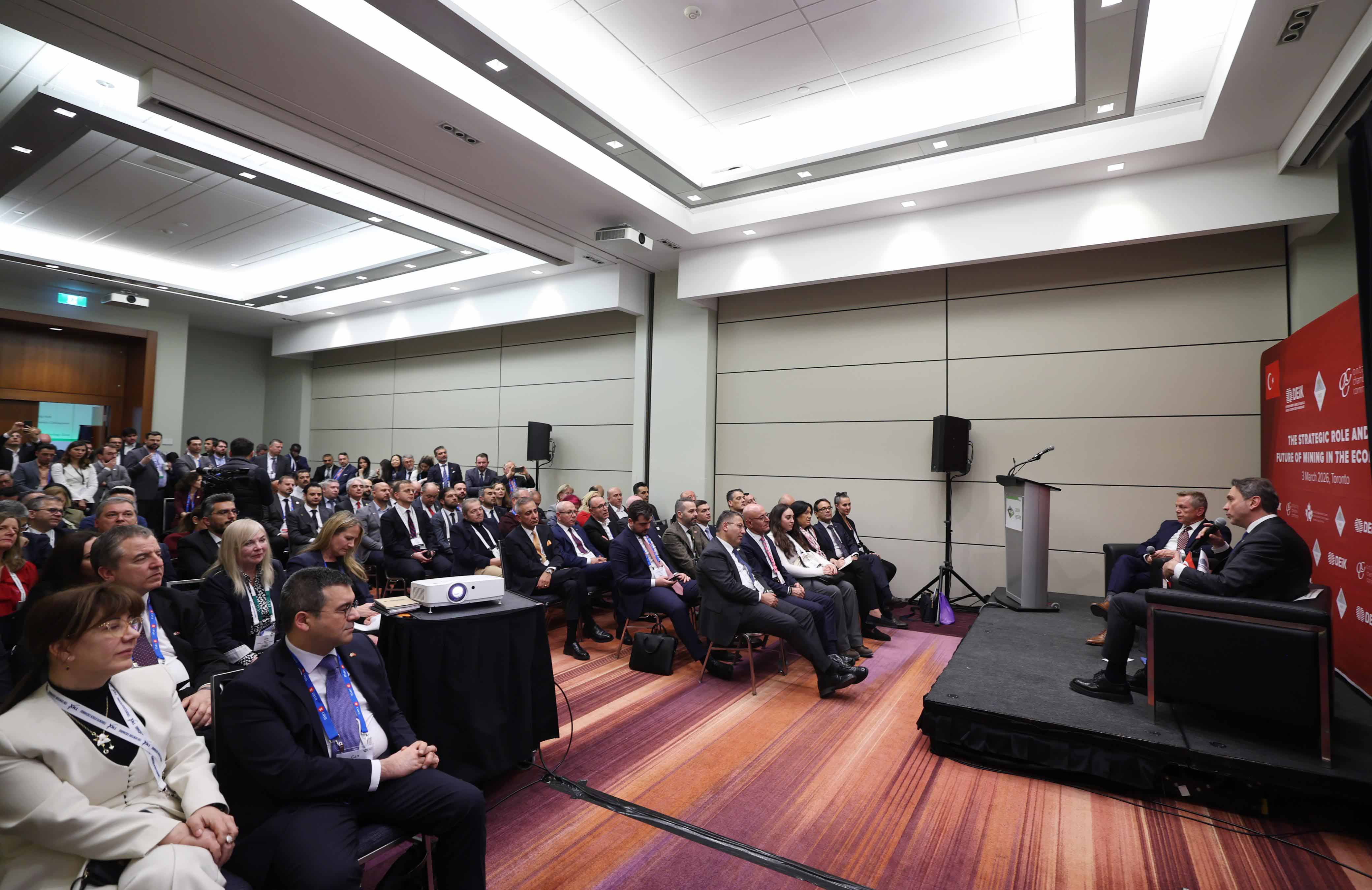 Bakan Bayraktar PDAC Kongresi konuşması