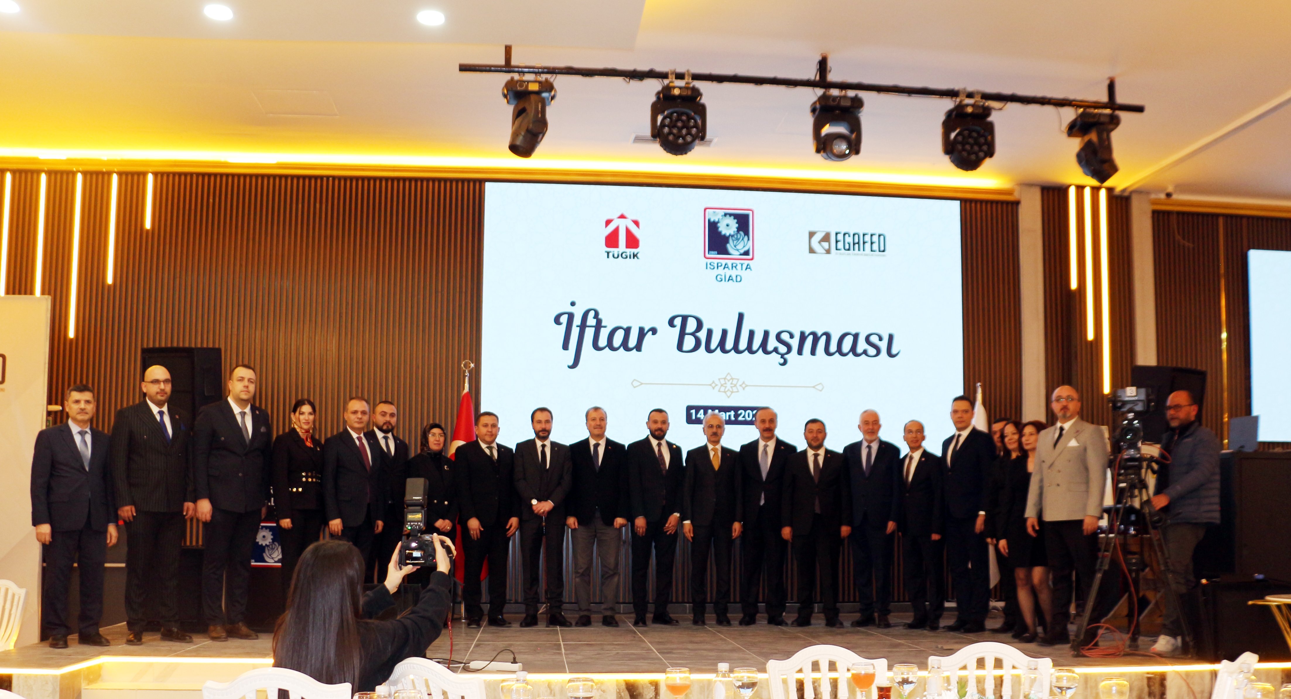 Bakan Uraloğlu iftar programında konuşuyor