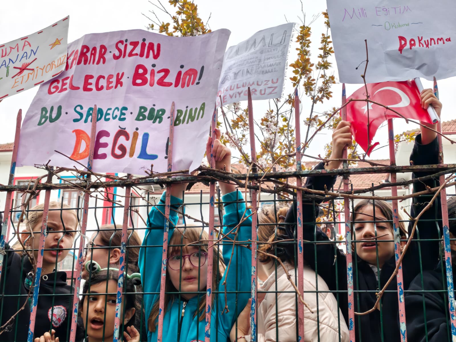 Mimar Kemal Ortaokulu binası