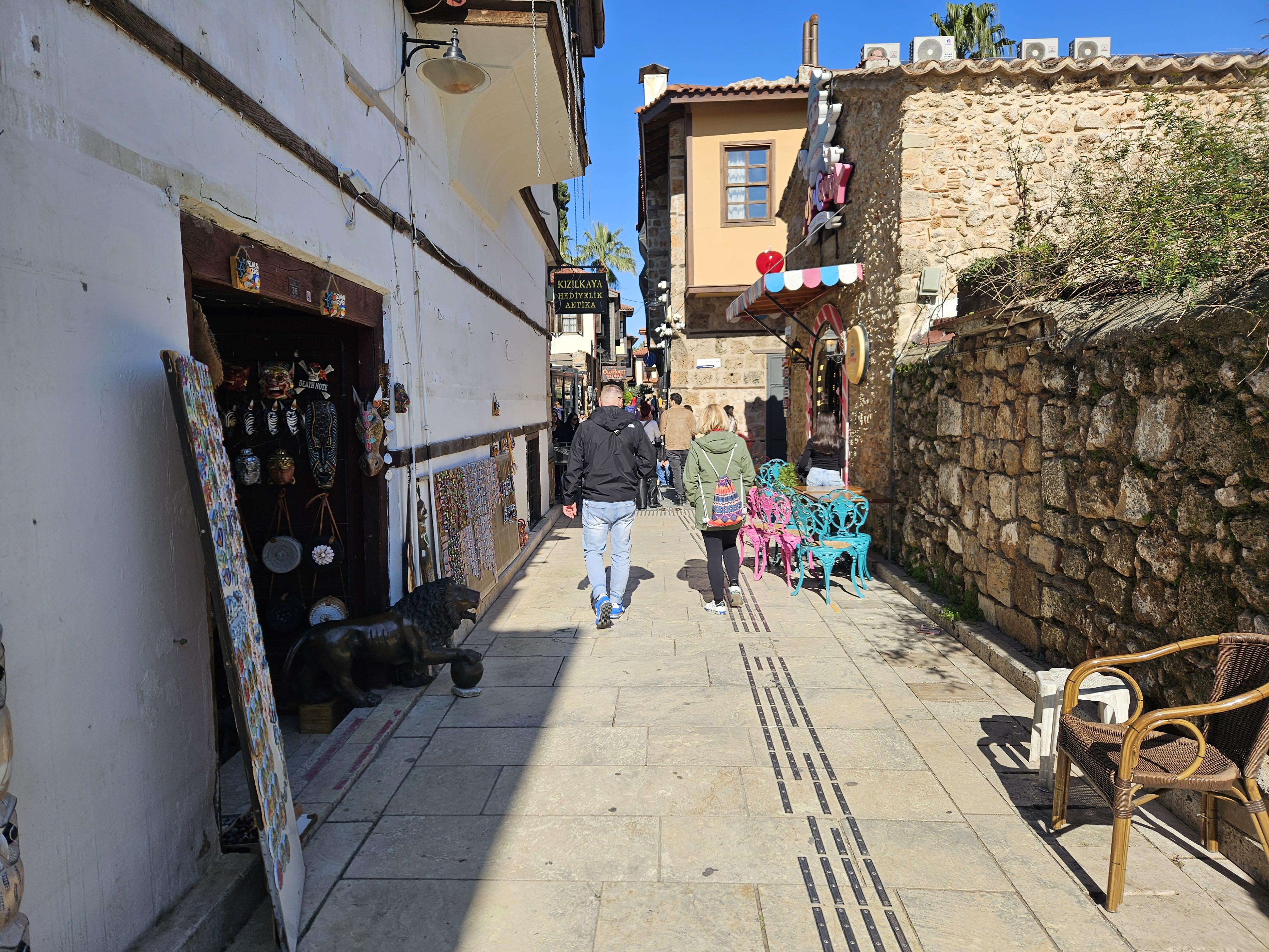 Kaleiçi esnafı Fatih Gökçe açıklama yapıyor