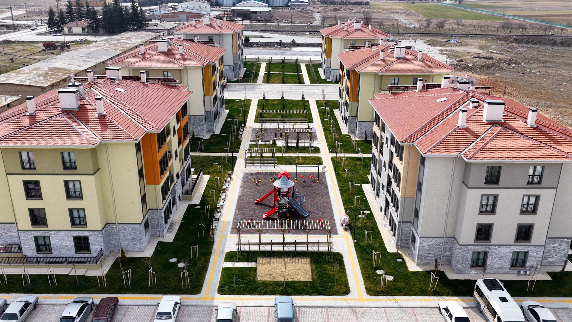 Yeni Ev Sahibi Ayşegül Şimşek