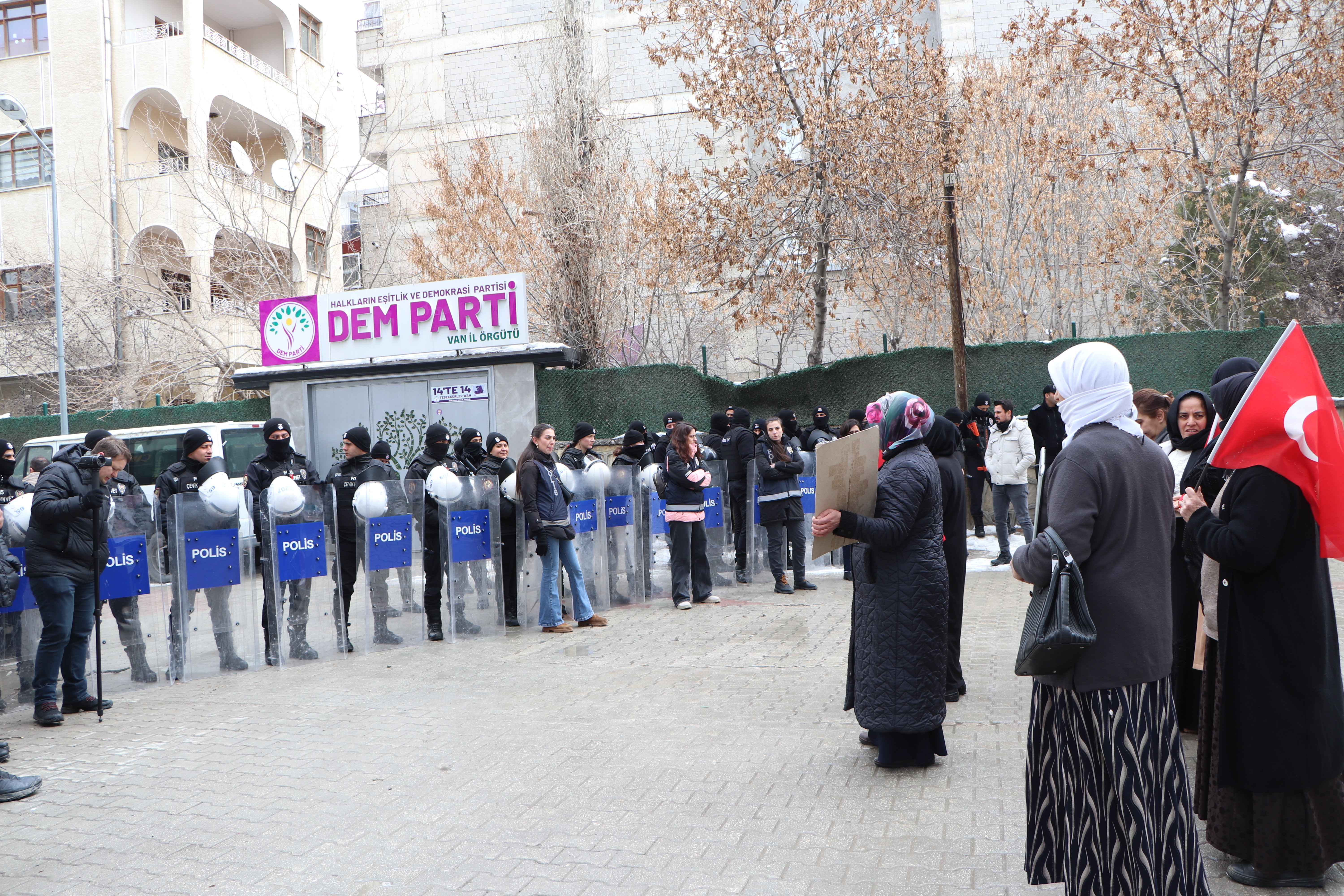 Polis güvenliği Van eylemi