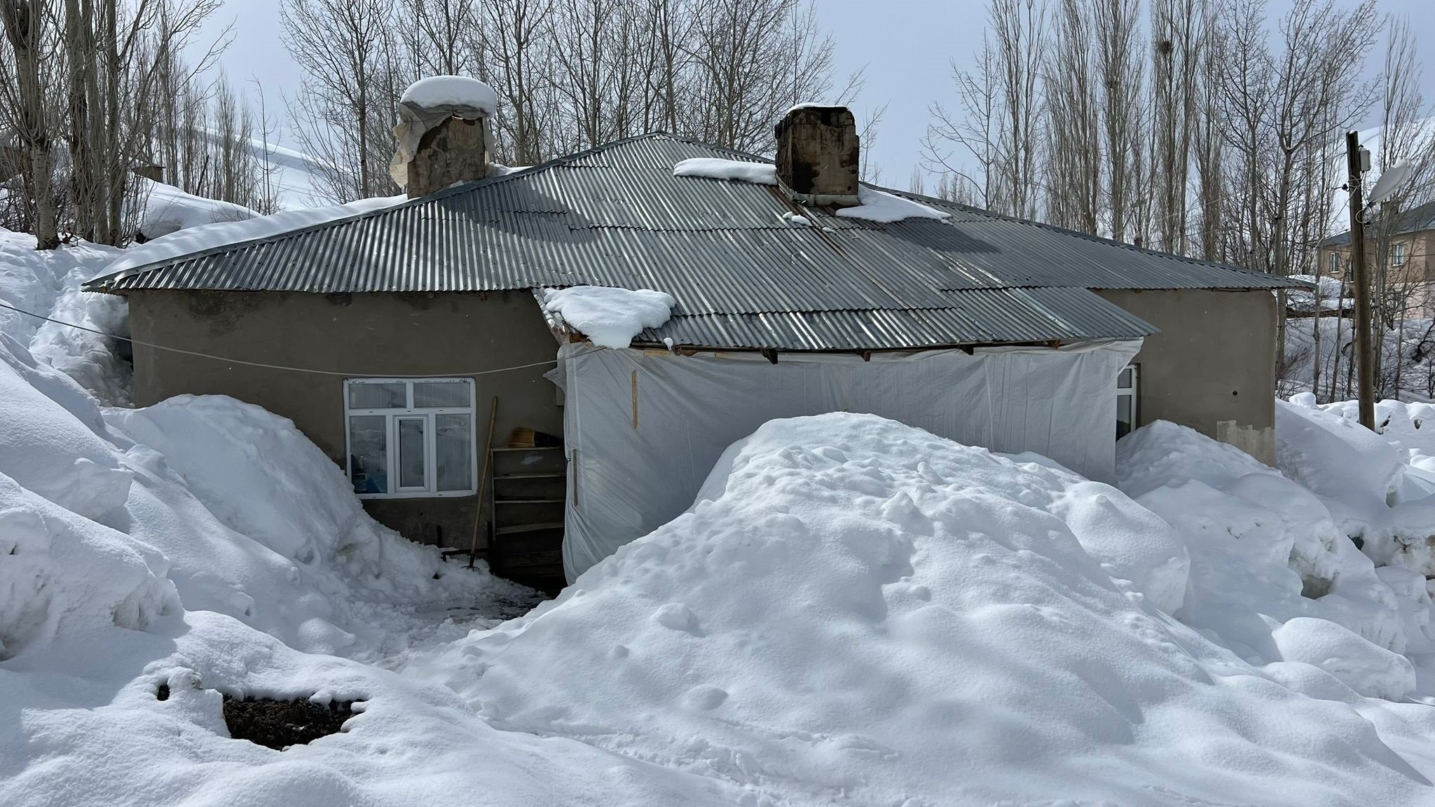 Yüksekova Yeniışık köyü kar