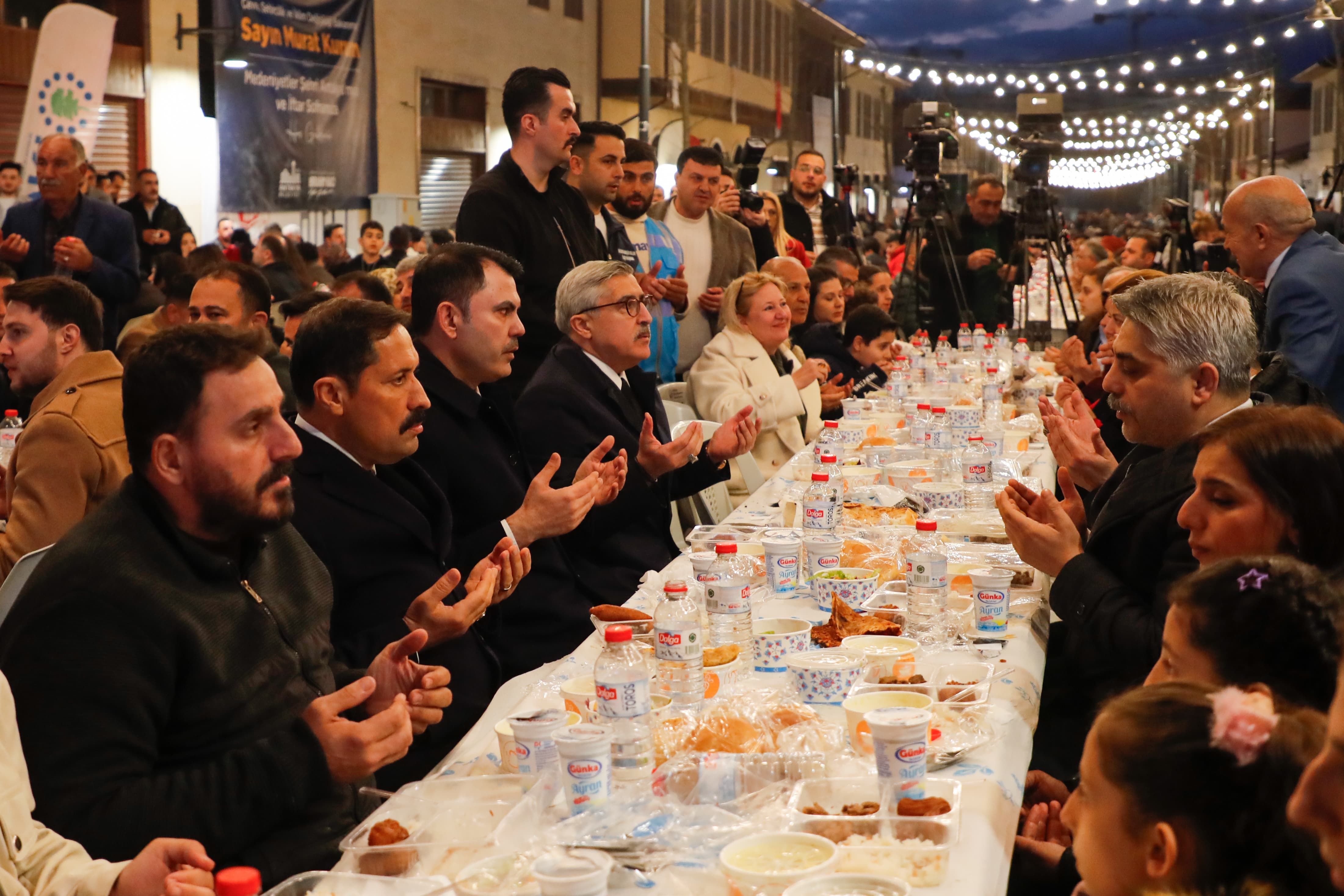 Bakan Kurum program sonrası vatandaşlarla