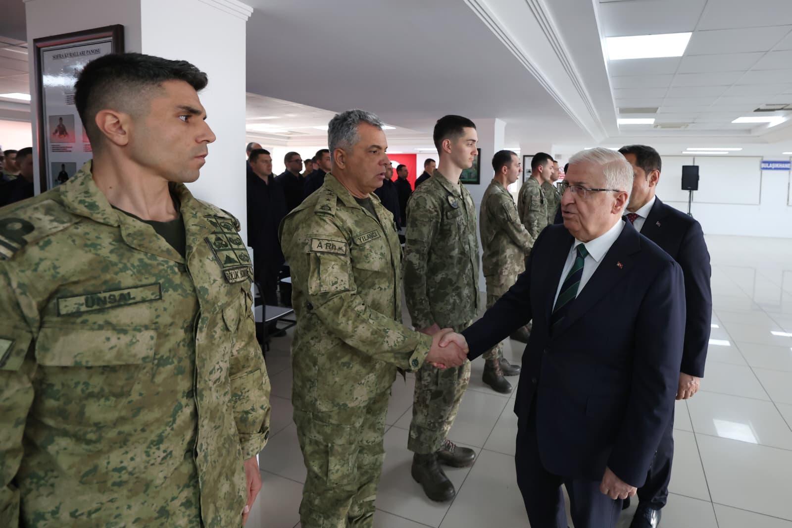 Milli Savunma Bakanı Yaşar Güler TSK