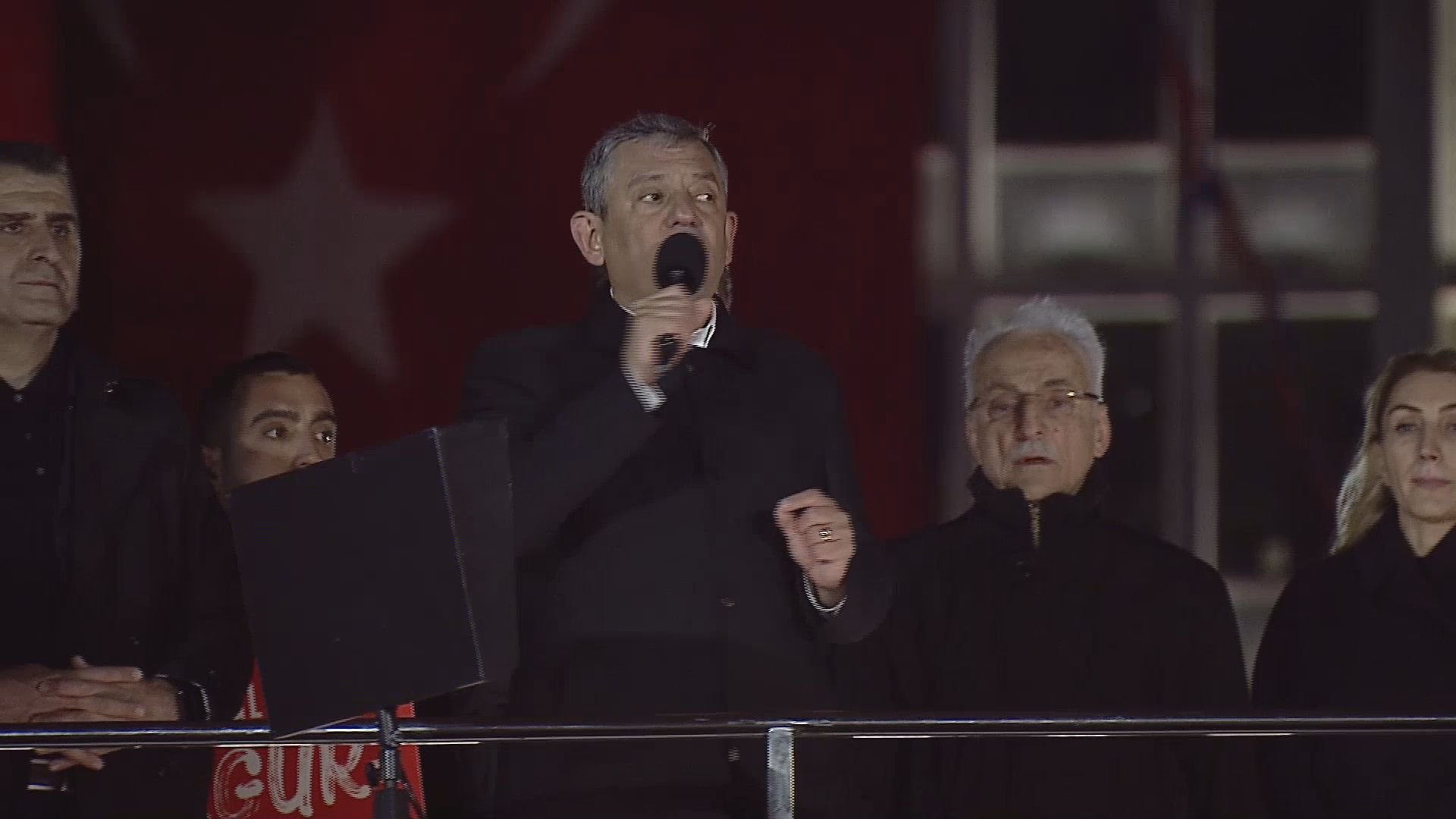 Özgür Özel Konuşma Yapıyor