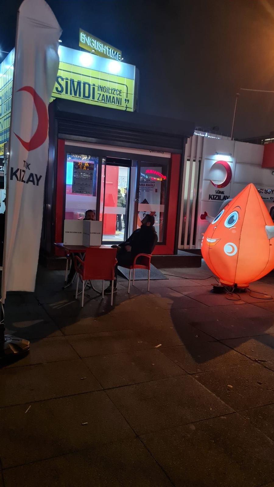 Kızılay kan bağışı noktası