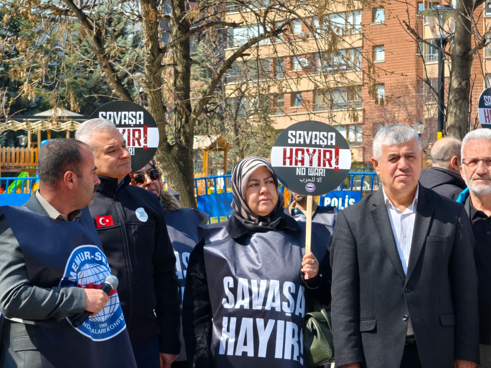 ABD Büyükelçiliği önündeki protesto kalabalığı