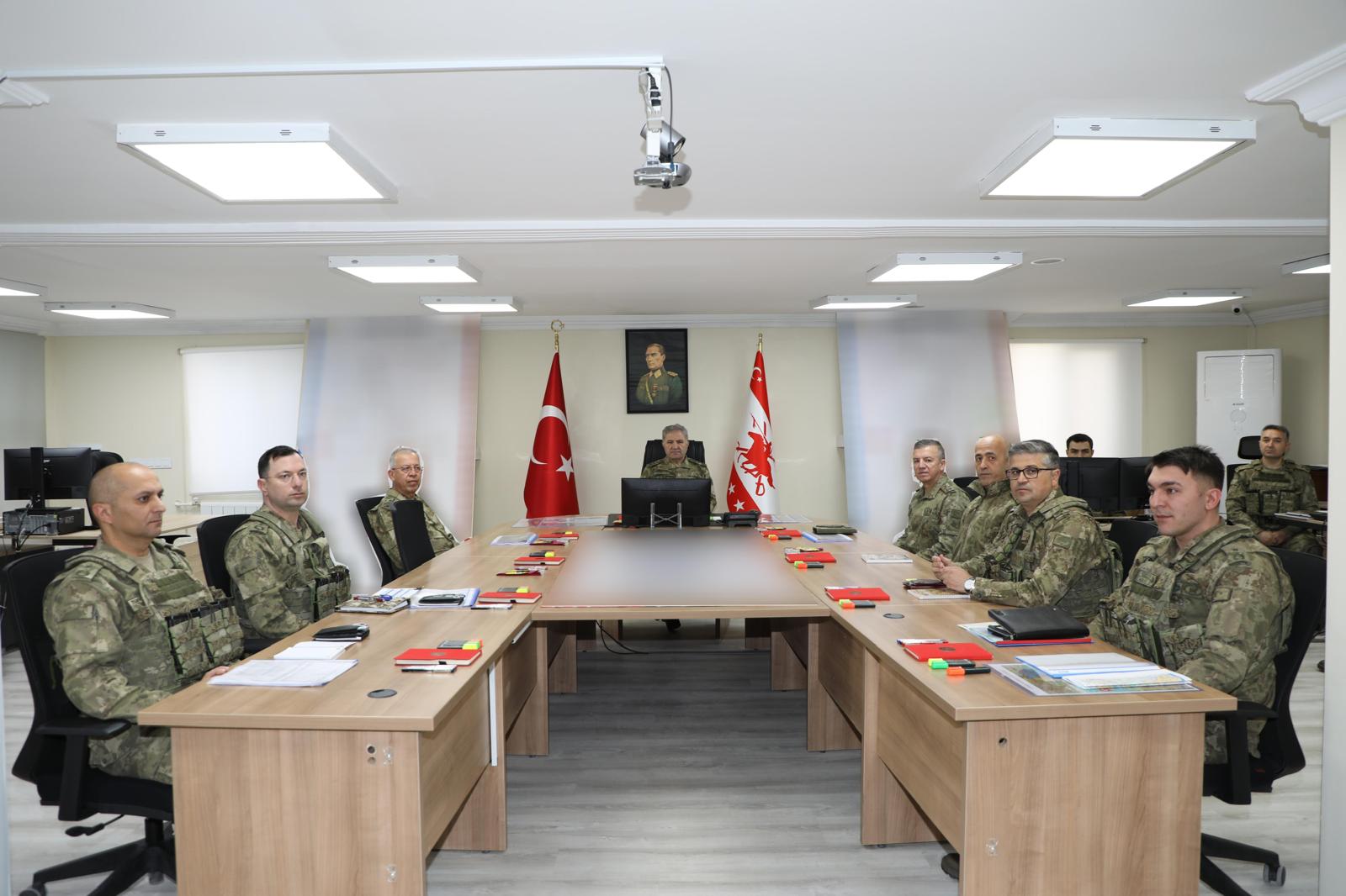 Kara Kuvvetleri Komutanı Metin Tokel Hudut Denetimi