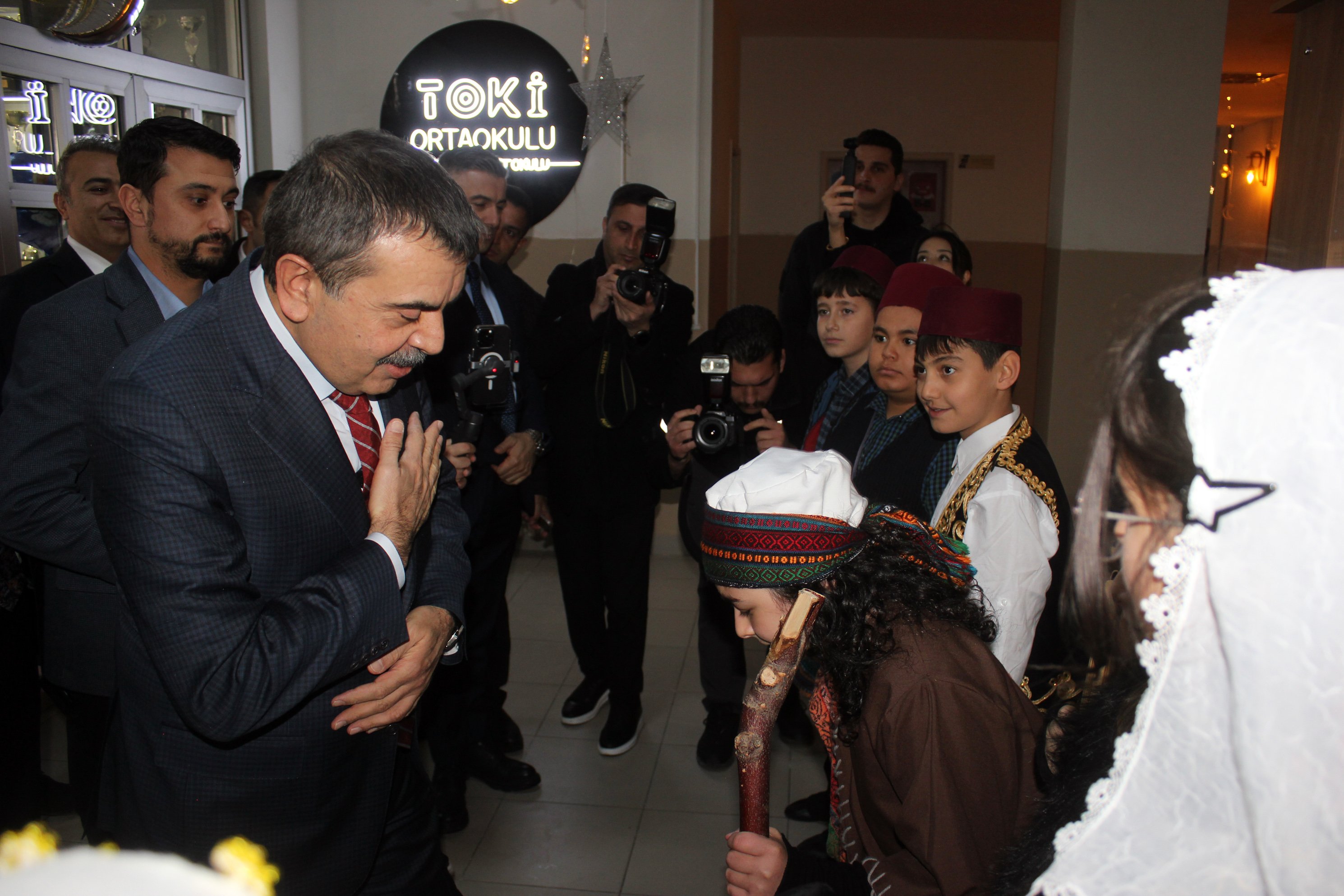 Bakan Tekin Okul Ziyareti