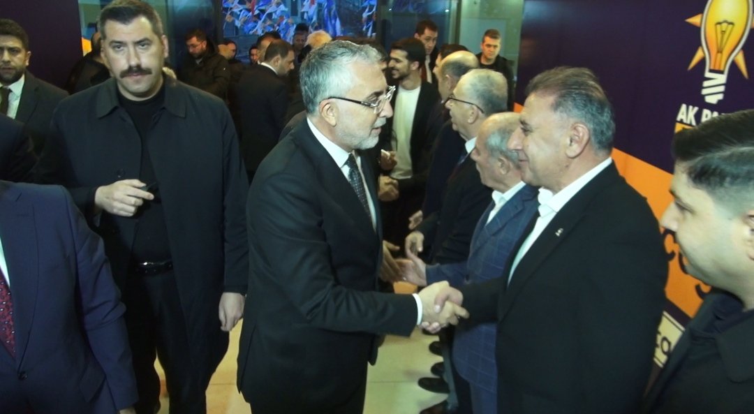 Bakan Vedat Işıkhan Batman iftar programında konuşuyor