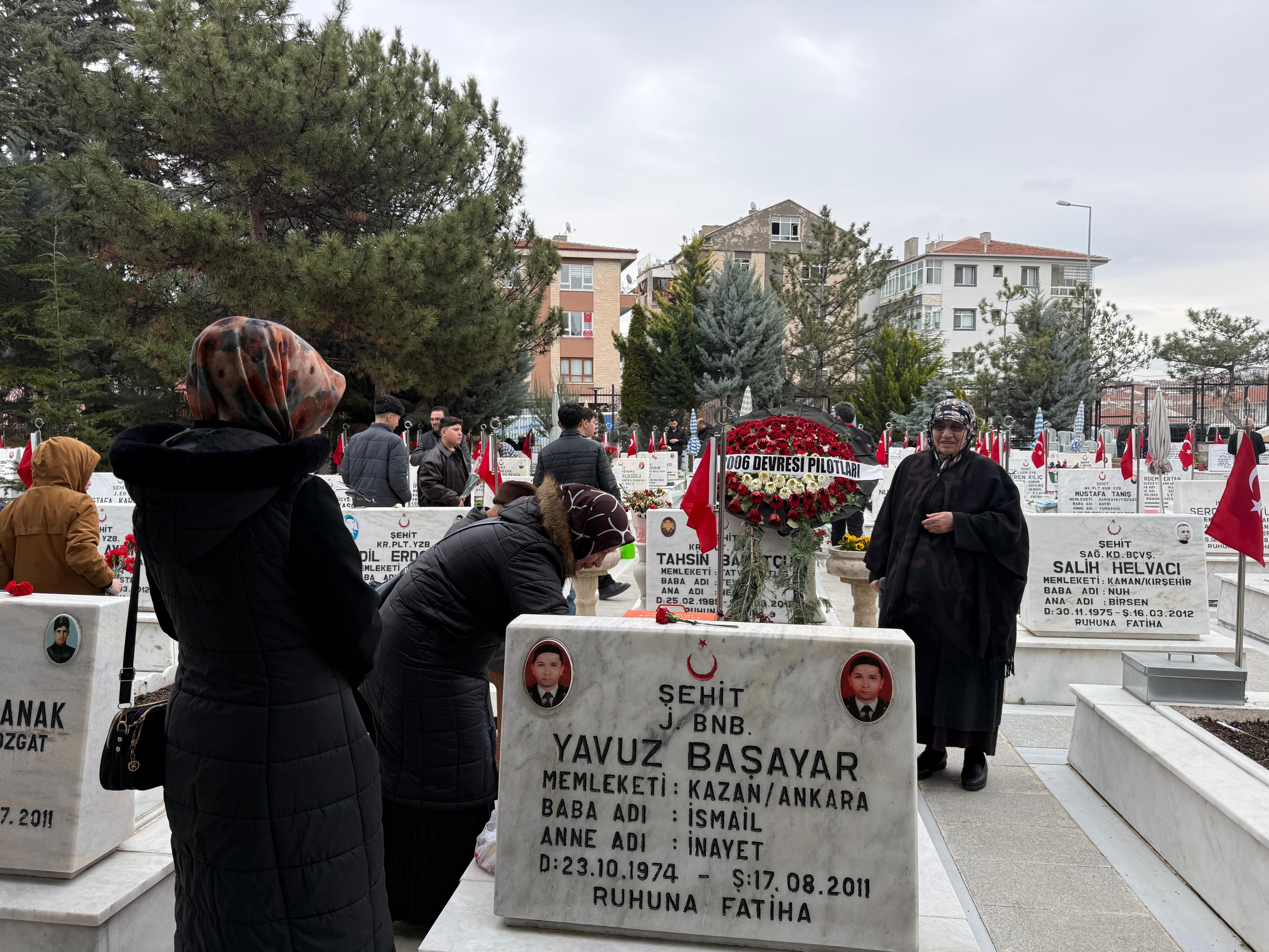 Cebeci Askeri Şehitliği Ramazan Bayramı arifesi ziyaretçi yoğunluğu
