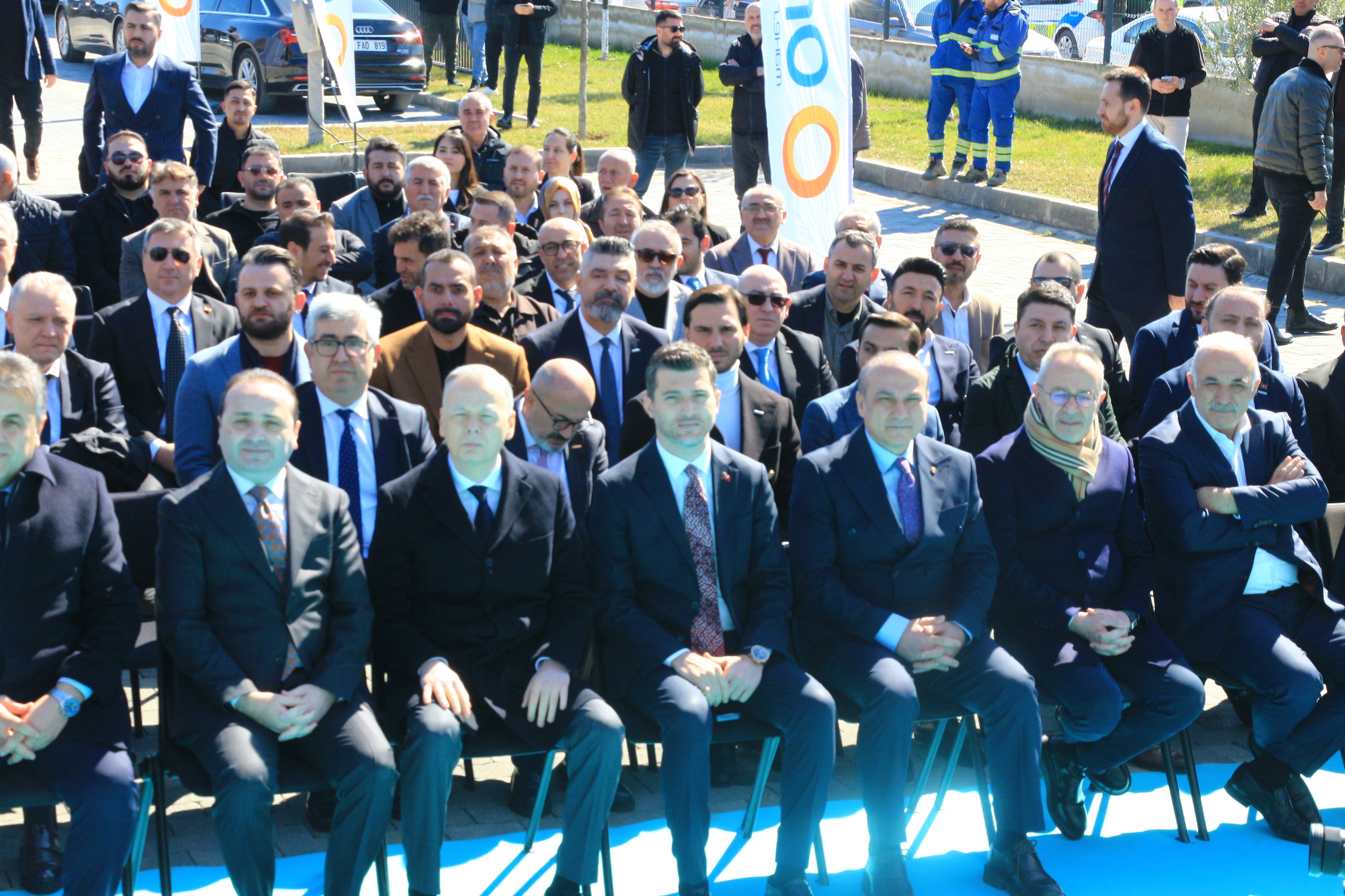 Protokol üyeleri fabrika açılışında