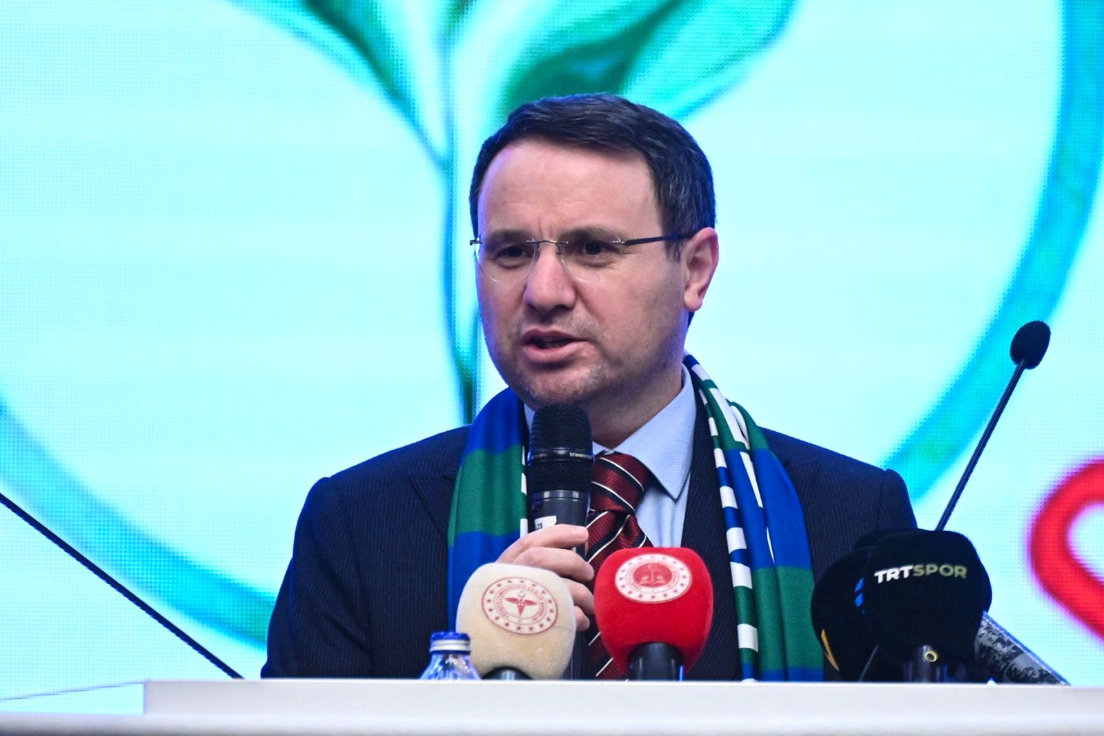 Bakan Akın Gürlek Çaykur Rizespor iftarında konuşma yapıyor