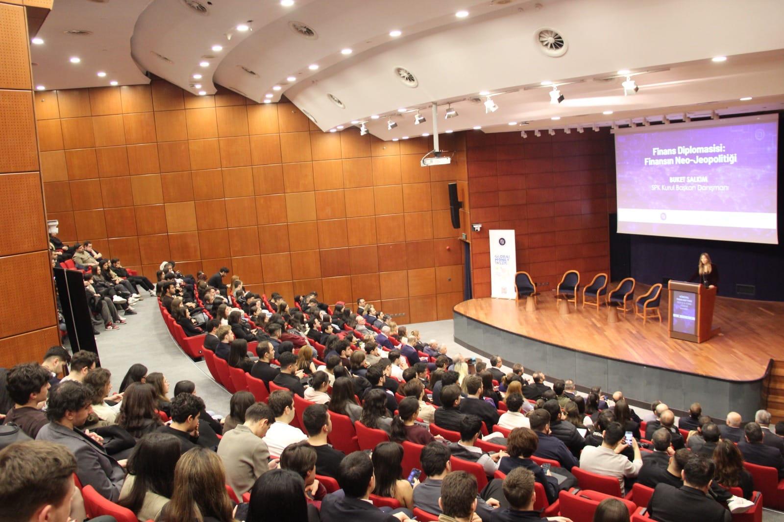 SPK Başkan Danışmanı Buket Salkım