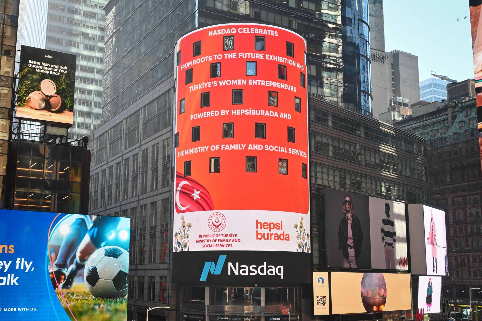 Bakan Mahinur Özdemir Göktaş konuşma yapıyor