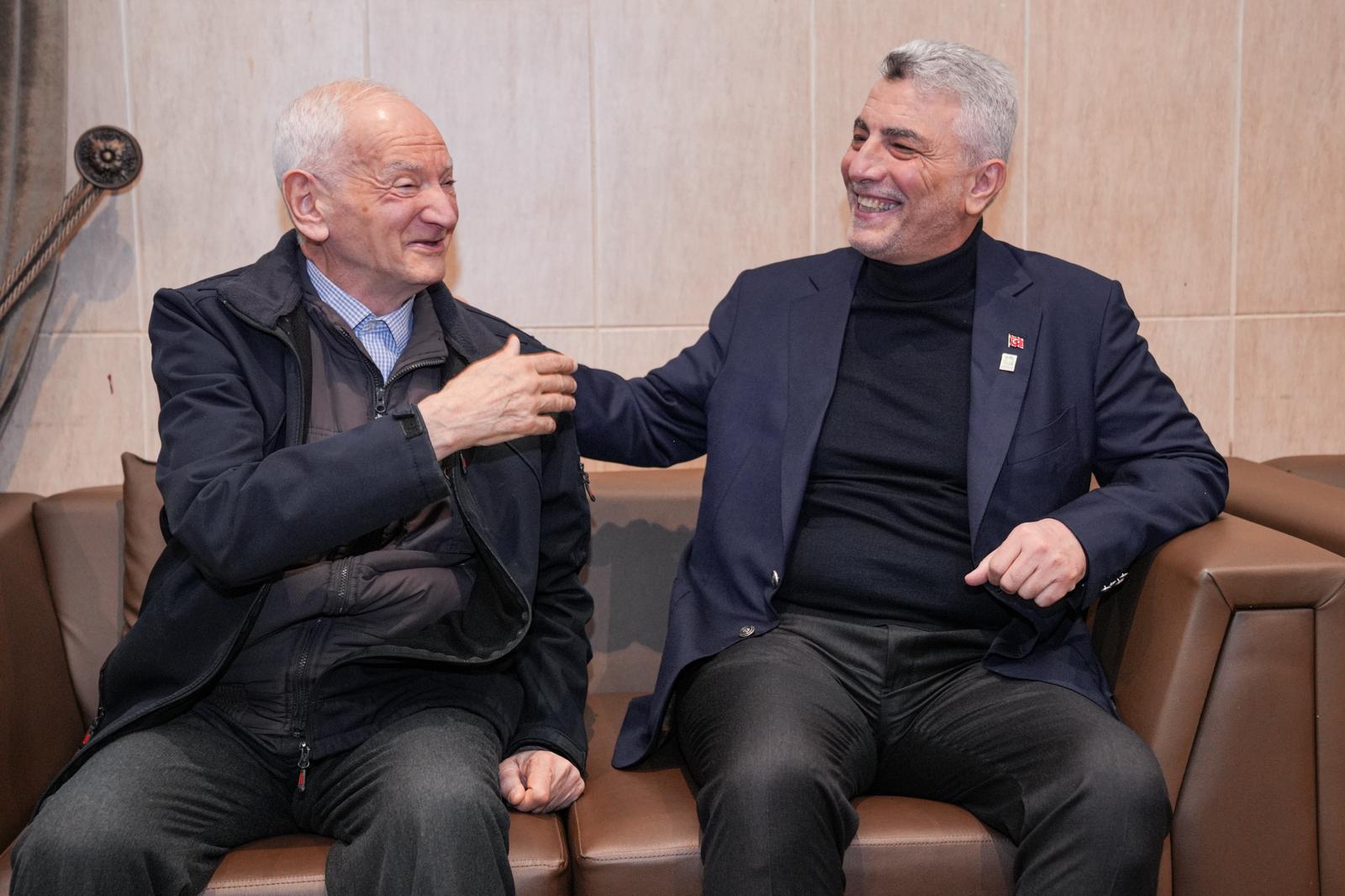 Bakan Bolat Darülaceze Ziyareti Görsel