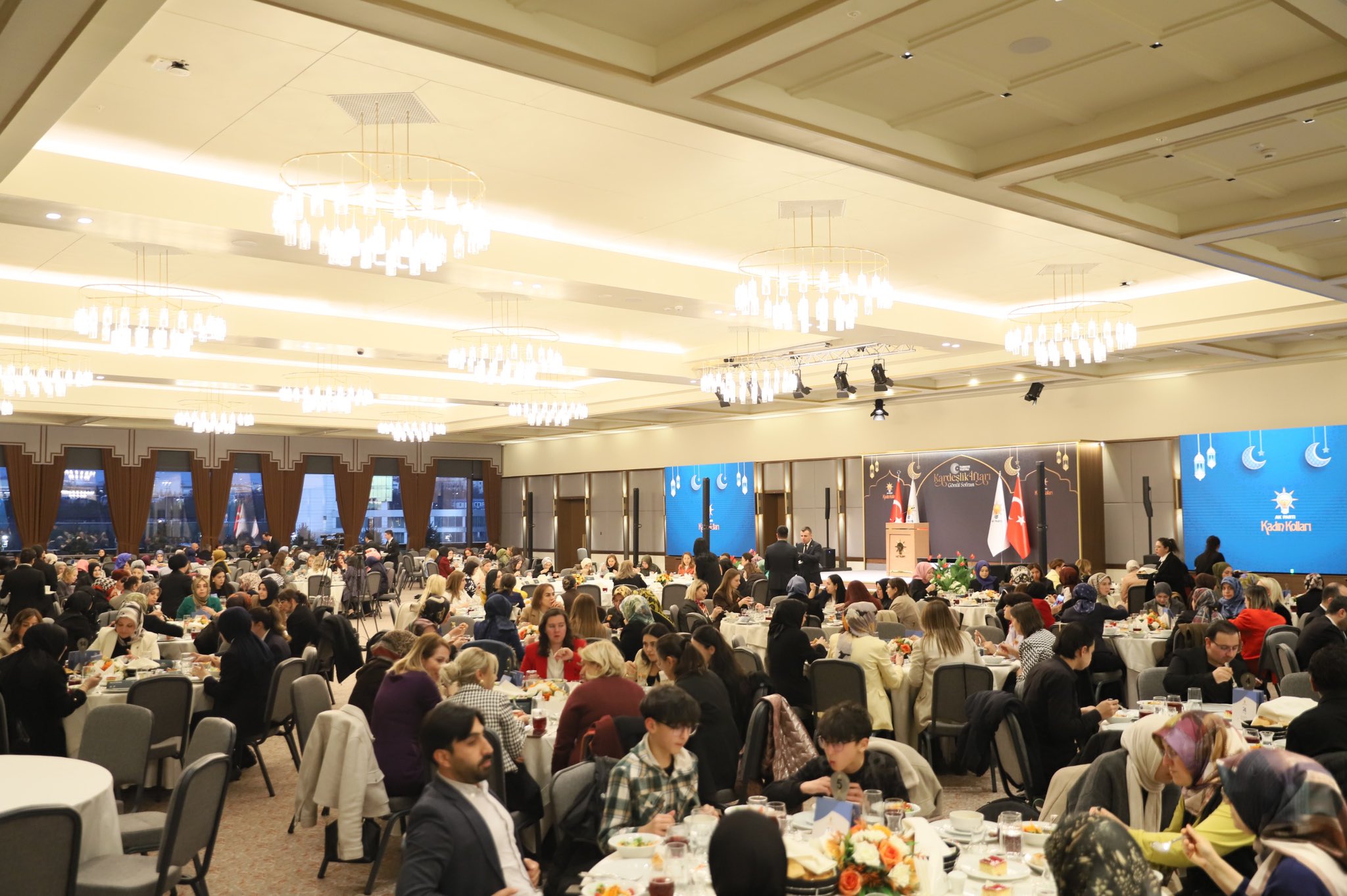 AK Parti Kadın Kolları