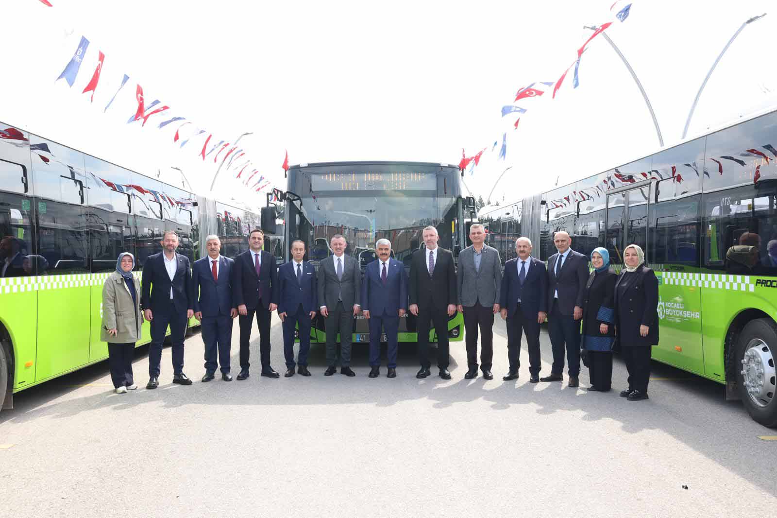 Tahir Büyükakın yeni otobüsler hakkında konuşuyor